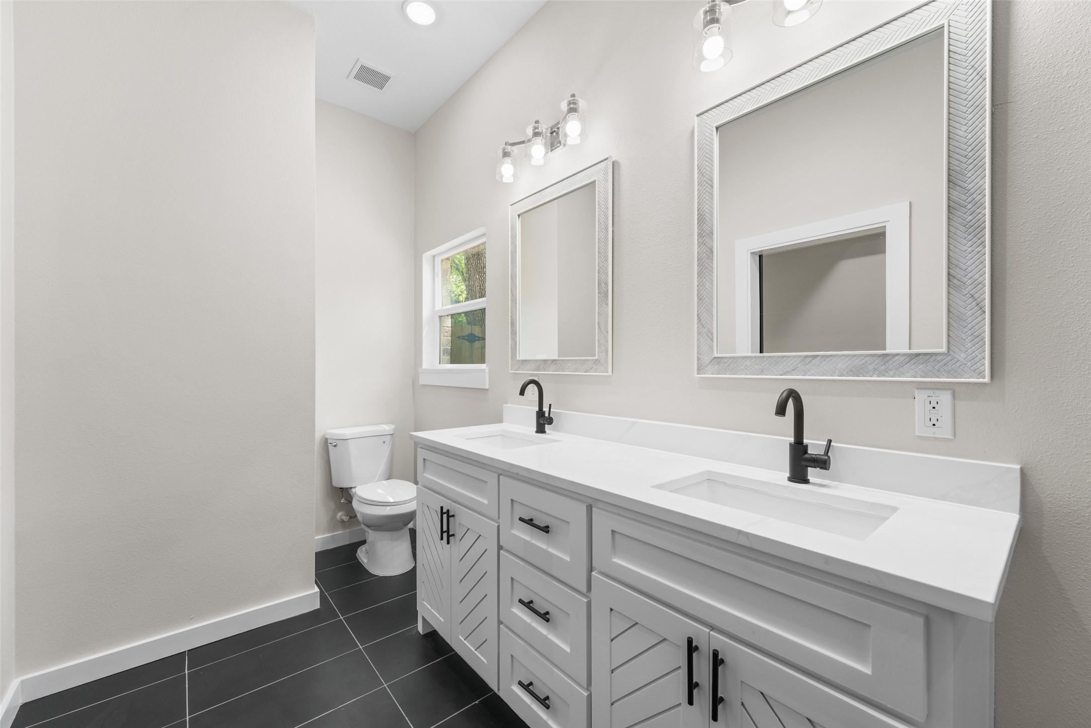 108 Parkside Drive, Trinidad, TX, 75163