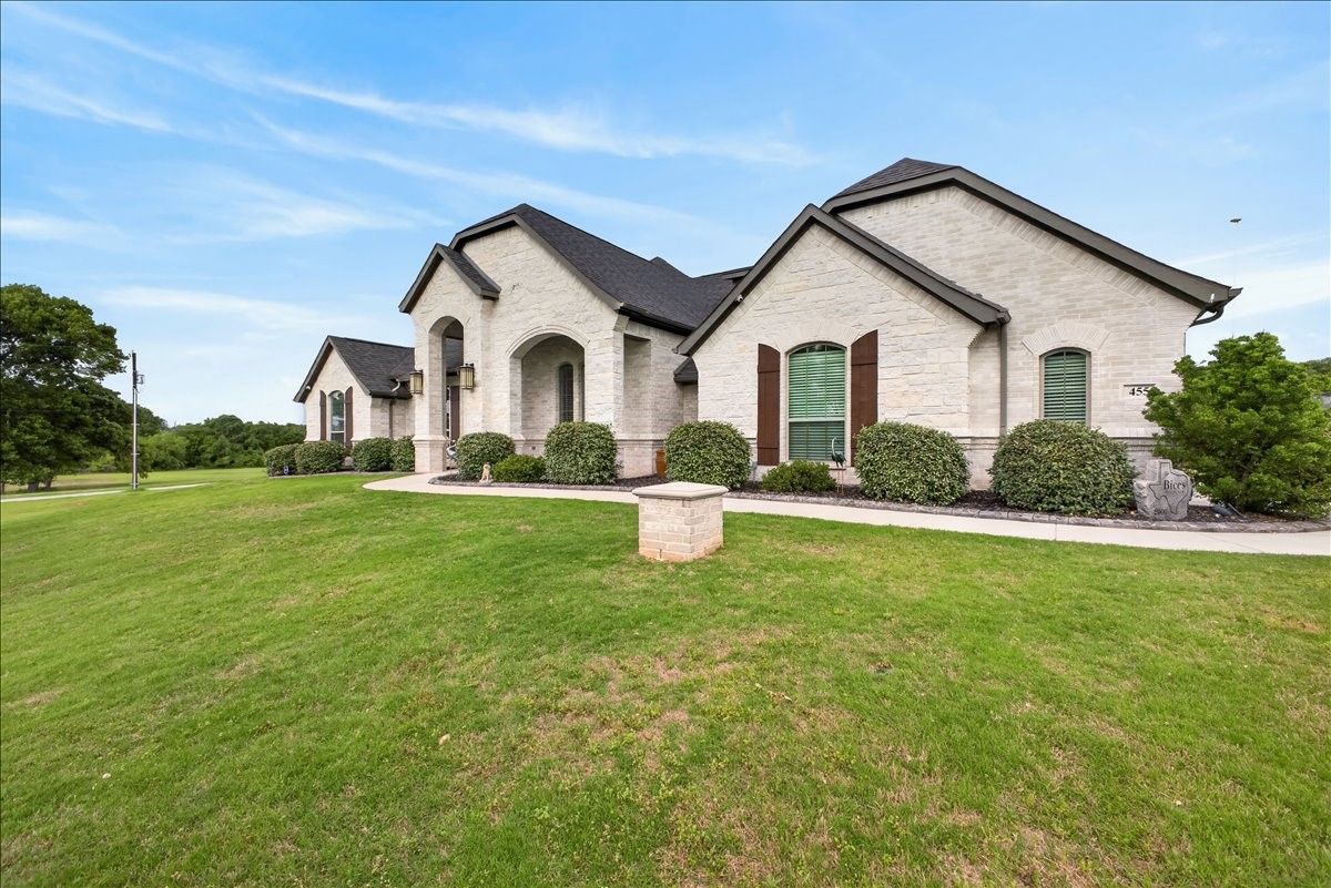 Property photo 02 of 455 Christian Way, Azle, TX 76020 | MLS #21240903