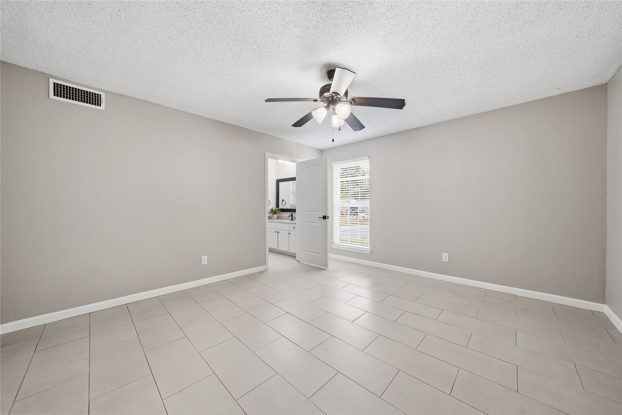 4723 Crest Drive, Arlington, TX, 76017