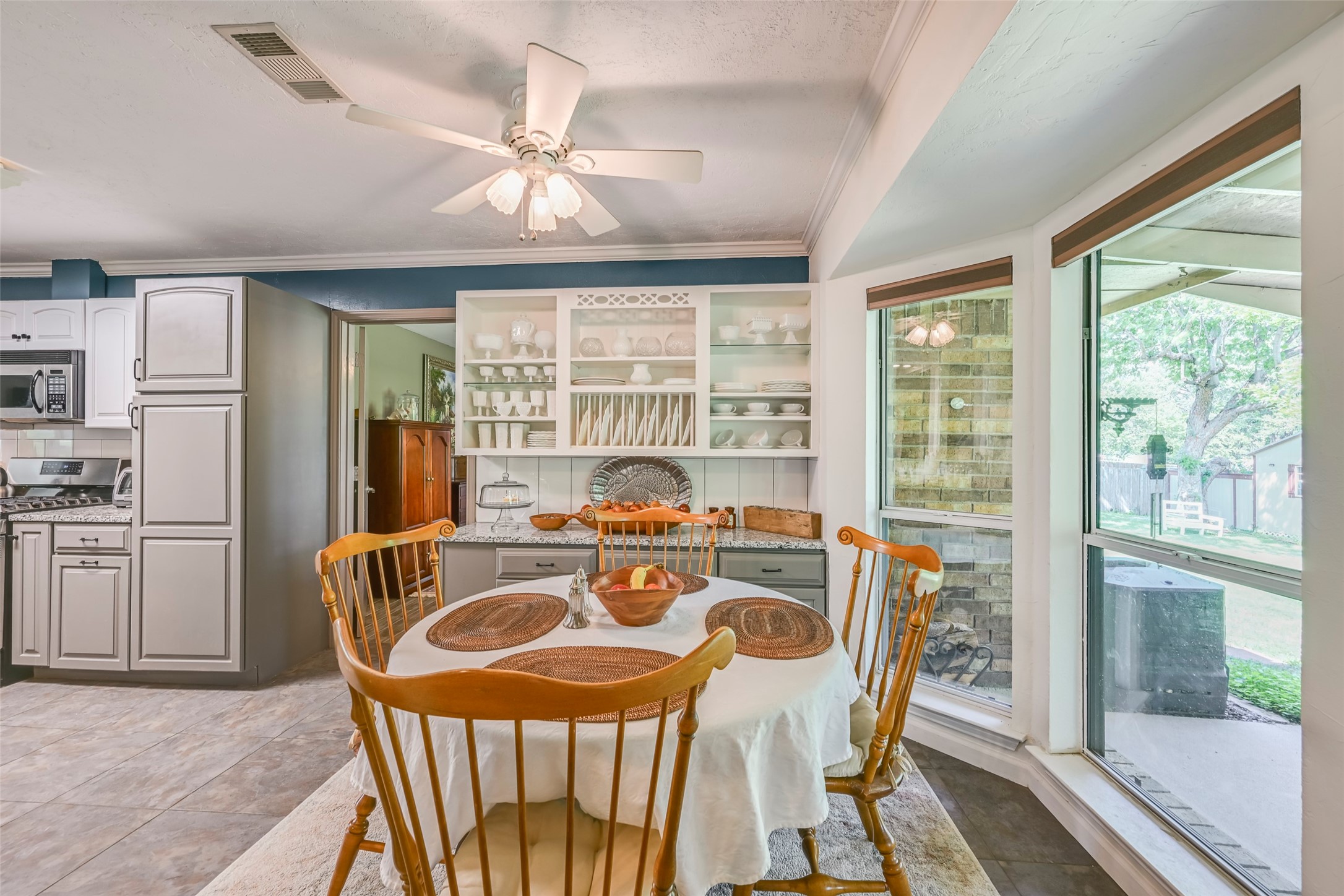 912 N Dove Road, Grapevine, TX, 76051