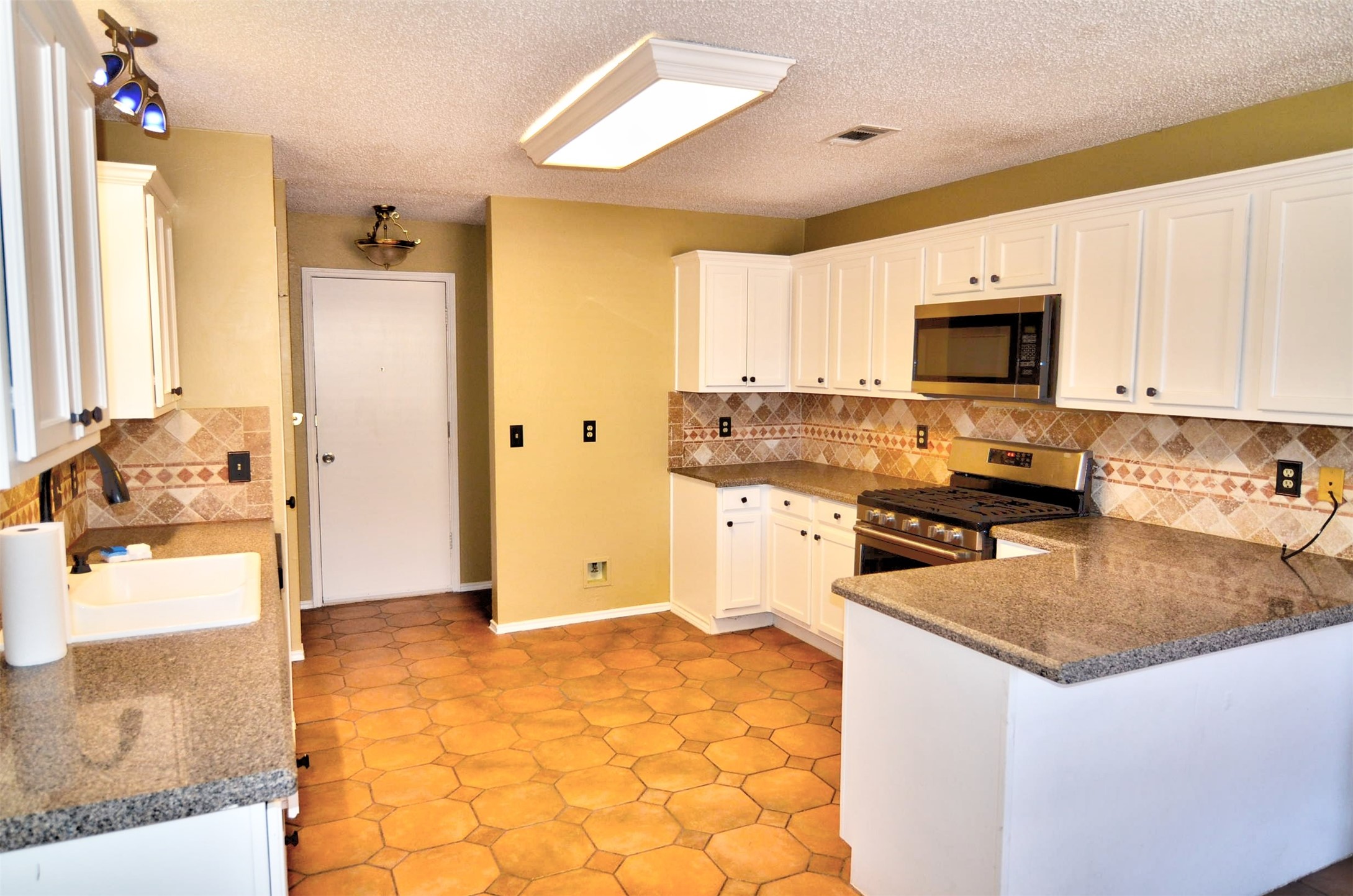 8205 Intrepid Lane, Rowlett, TX, 75089