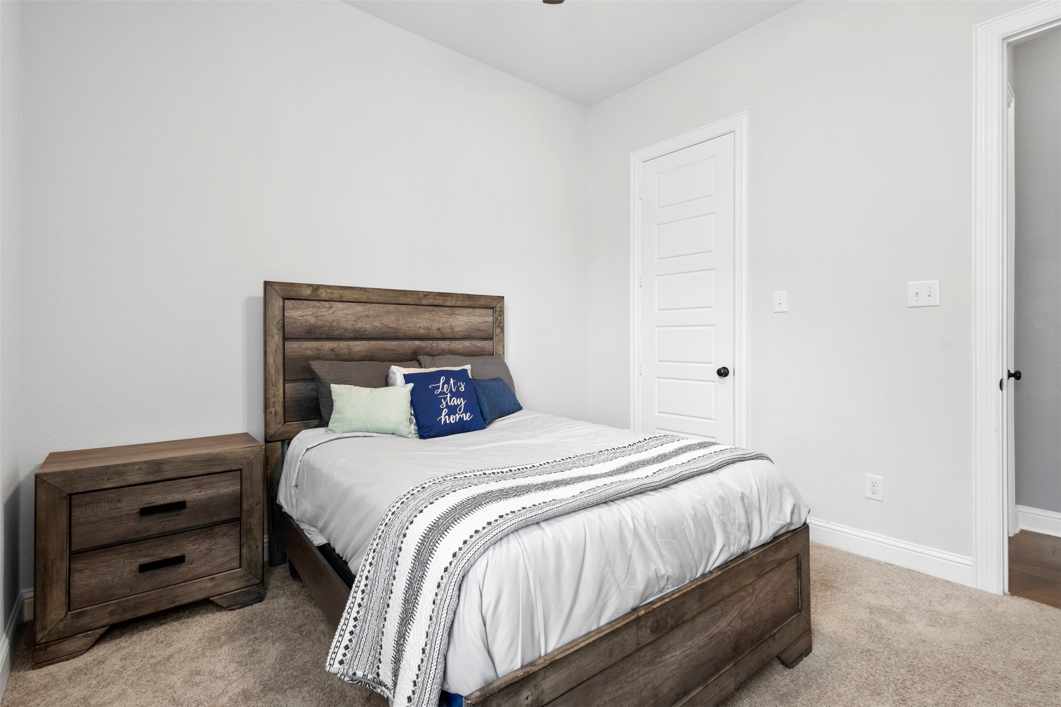 806 Summer Grove Drive, Midlothian, TX, 76065