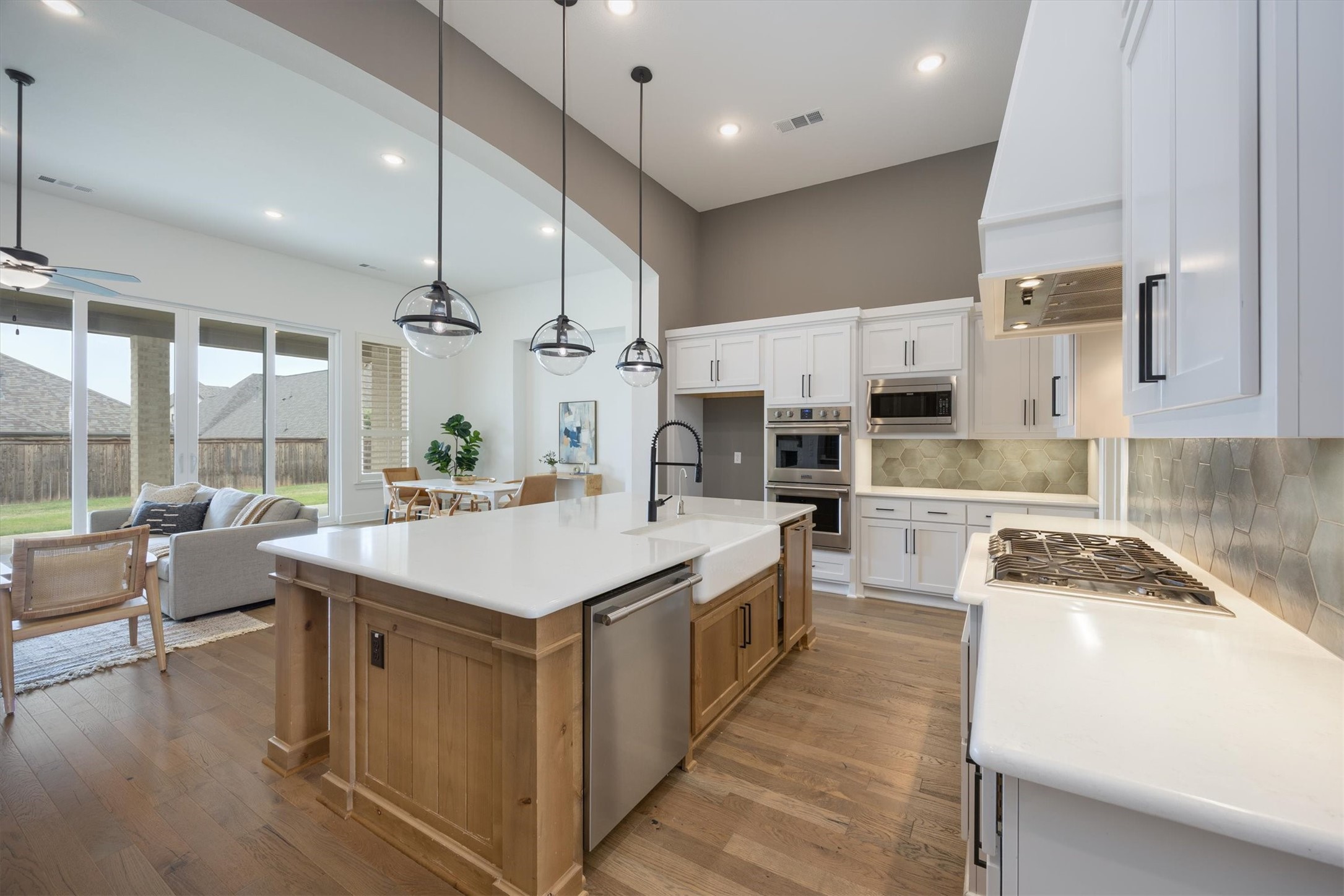 1303 Limestone Ridge Road, Mansfield, TX, 76063