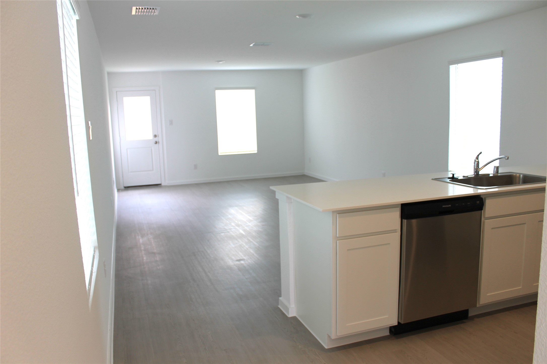 Property photo 04 of 721 Wagtail Drive, Princeton, TX 75407 | MLS #21242377