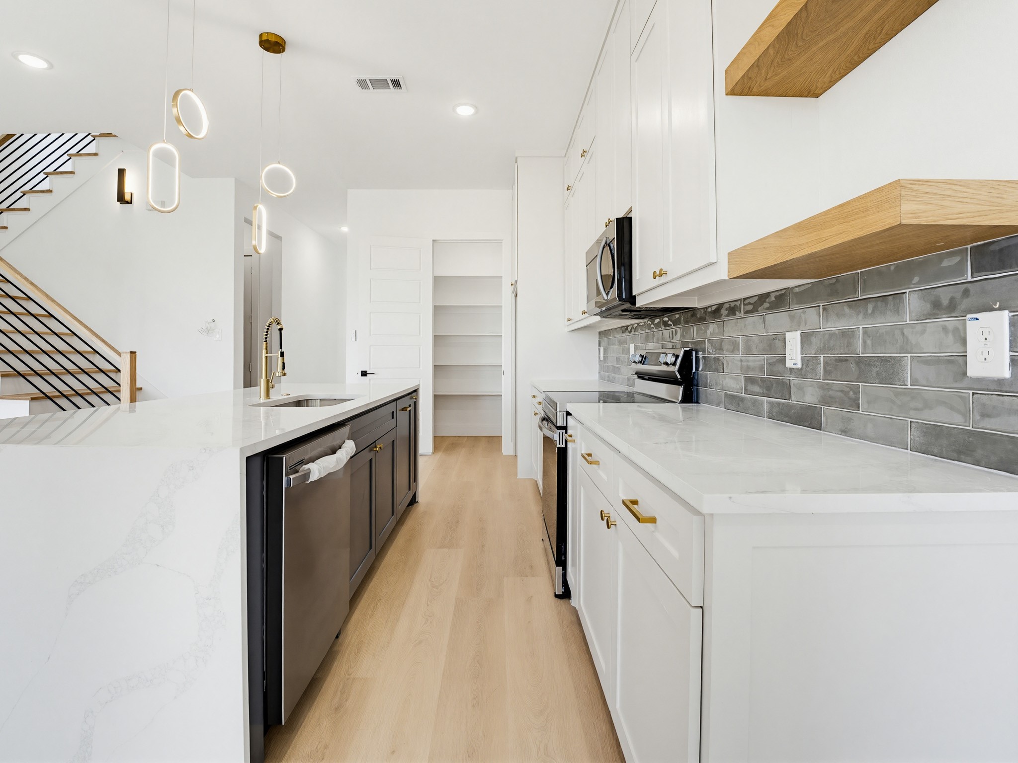 7727 Brownsville Avenue, Dallas, TX, 75216
