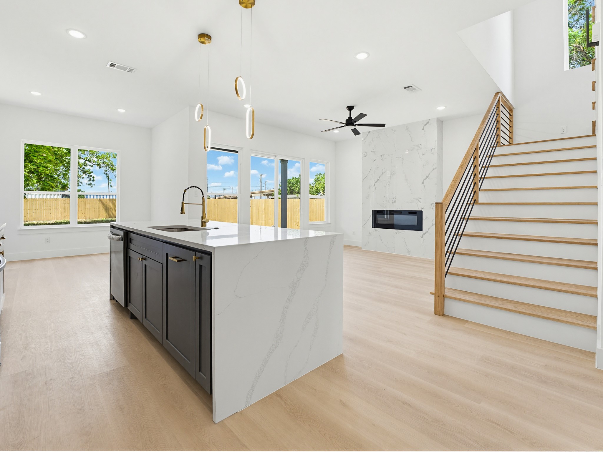 7727 Brownsville Avenue, Dallas, TX, 75216