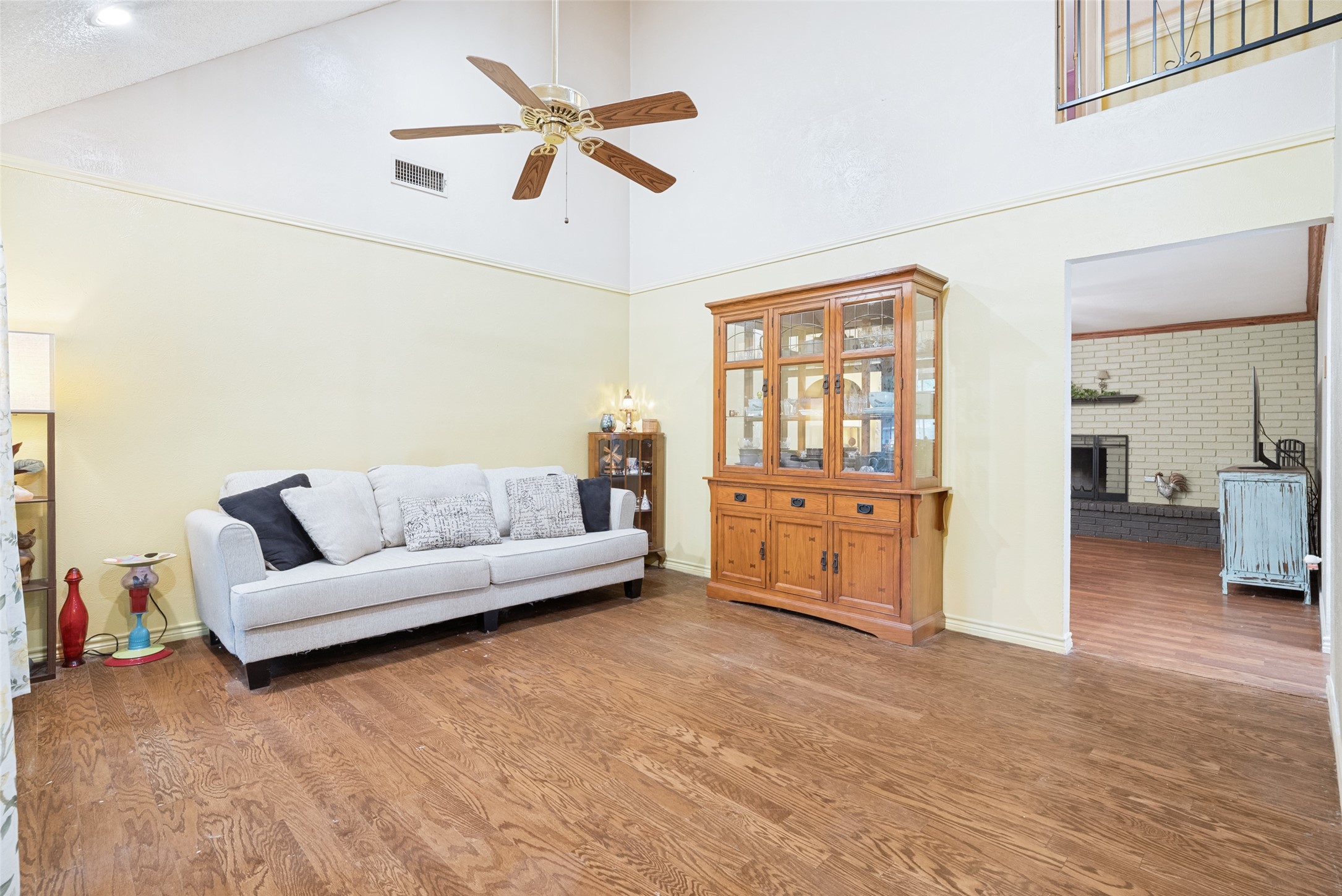 2009 Thousand Oaks Drive, Burleson, TX, 76028