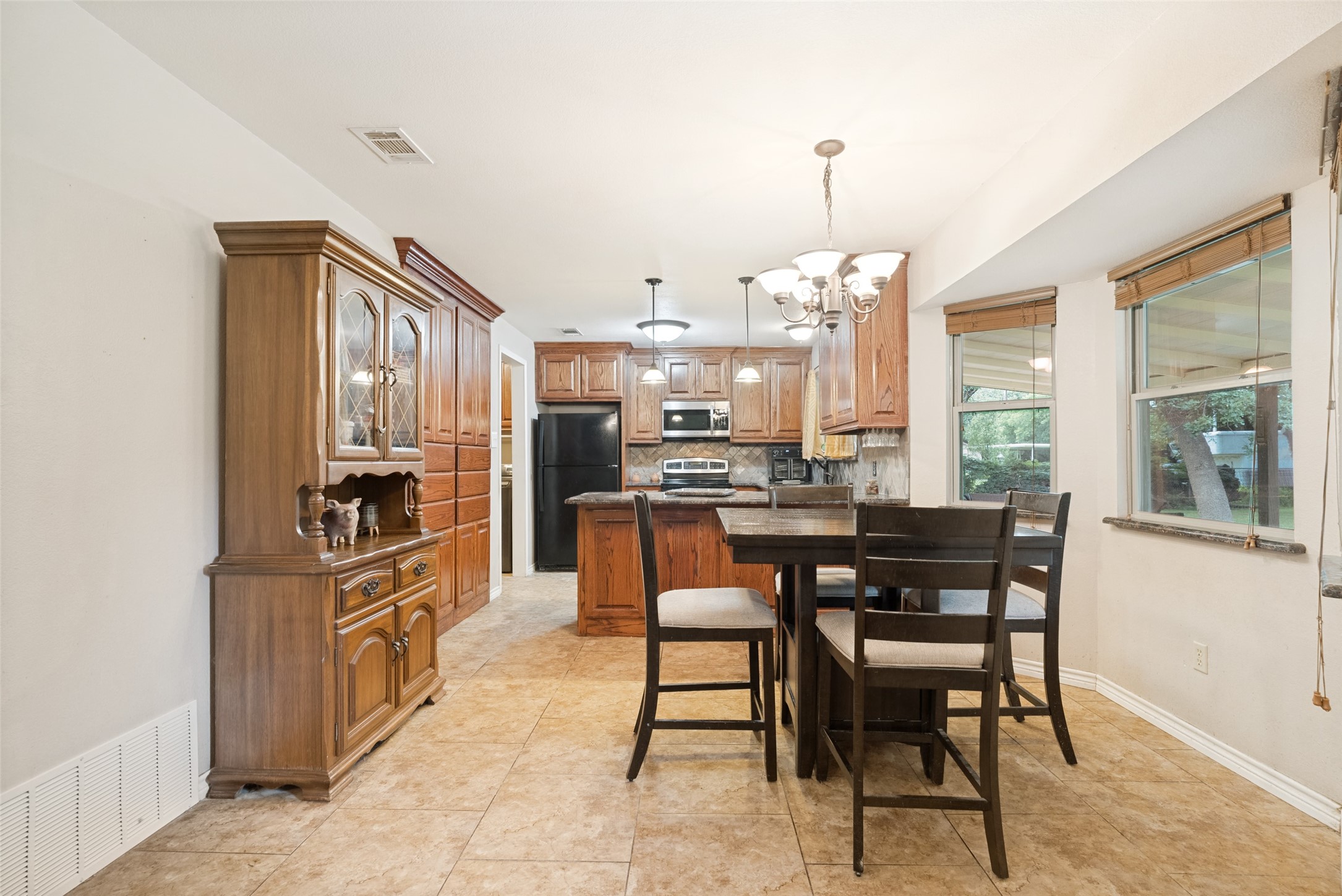 2009 Thousand Oaks Drive, Burleson, TX, 76028