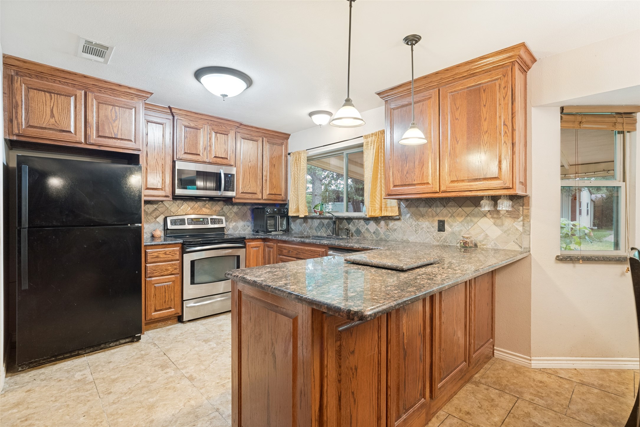 2009 Thousand Oaks Drive, Burleson, TX, 76028