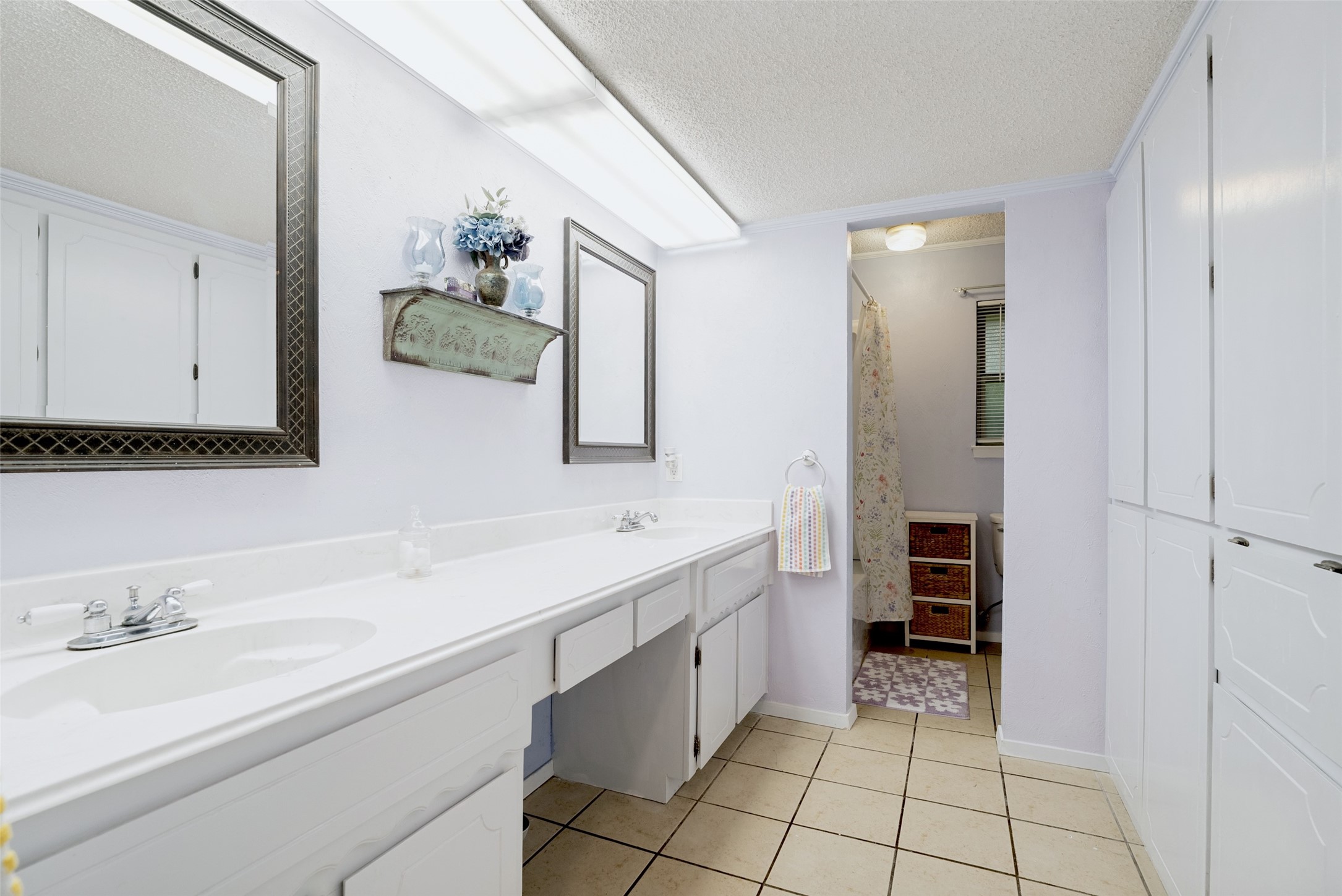 2009 Thousand Oaks Drive, Burleson, TX, 76028