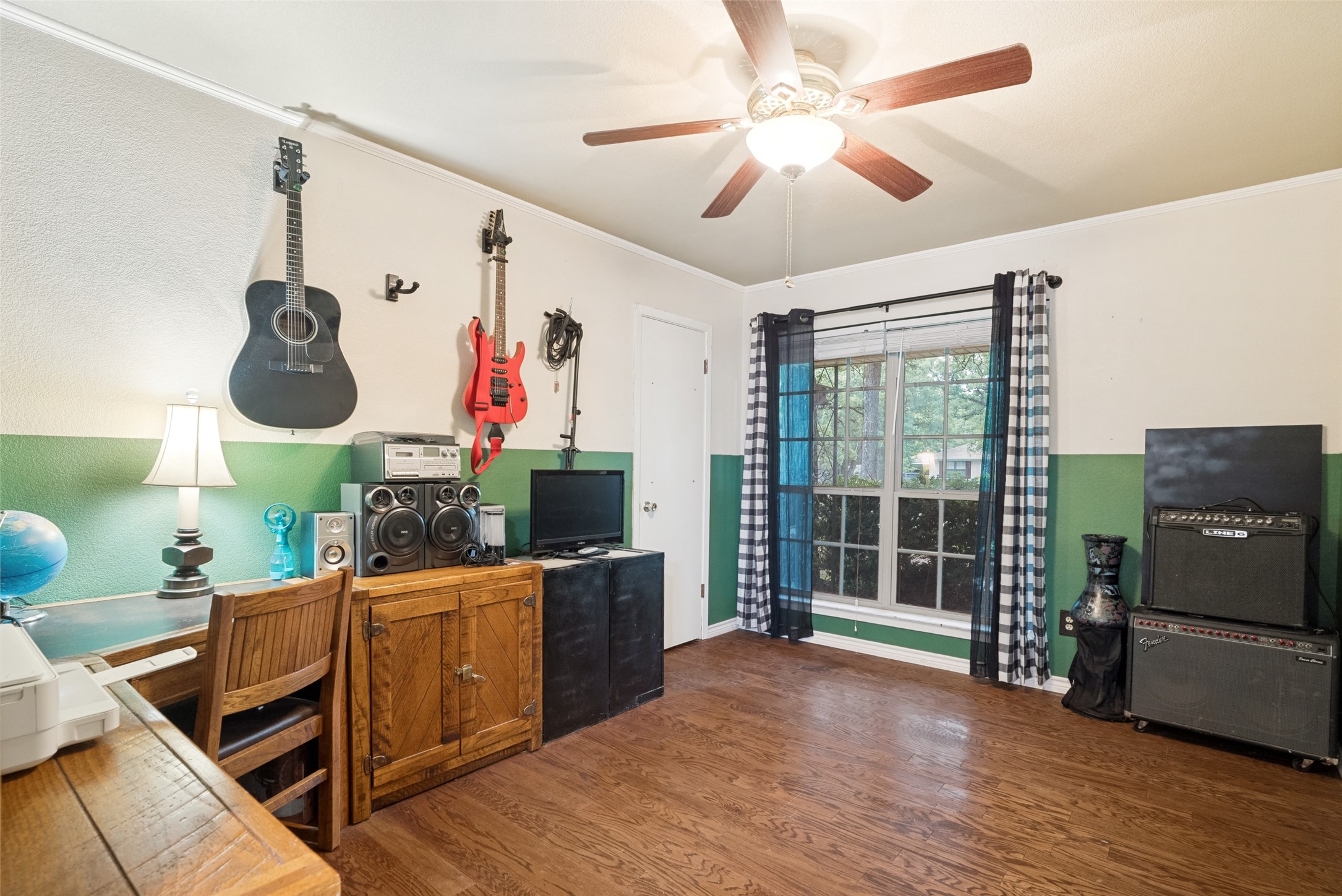 2009 Thousand Oaks Drive, Burleson, TX, 76028