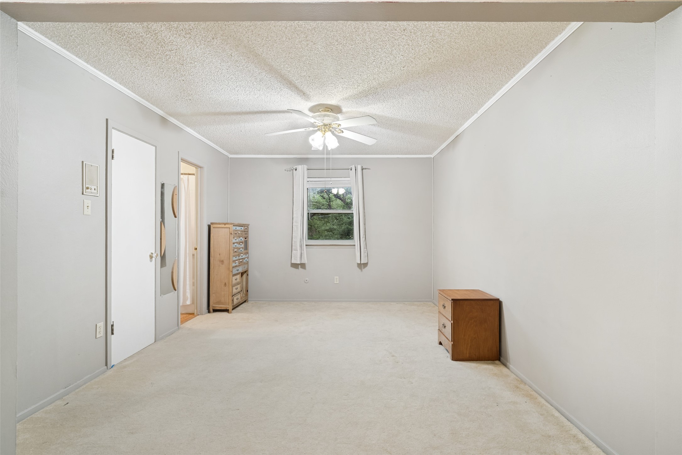 2009 Thousand Oaks Drive, Burleson, TX, 76028
