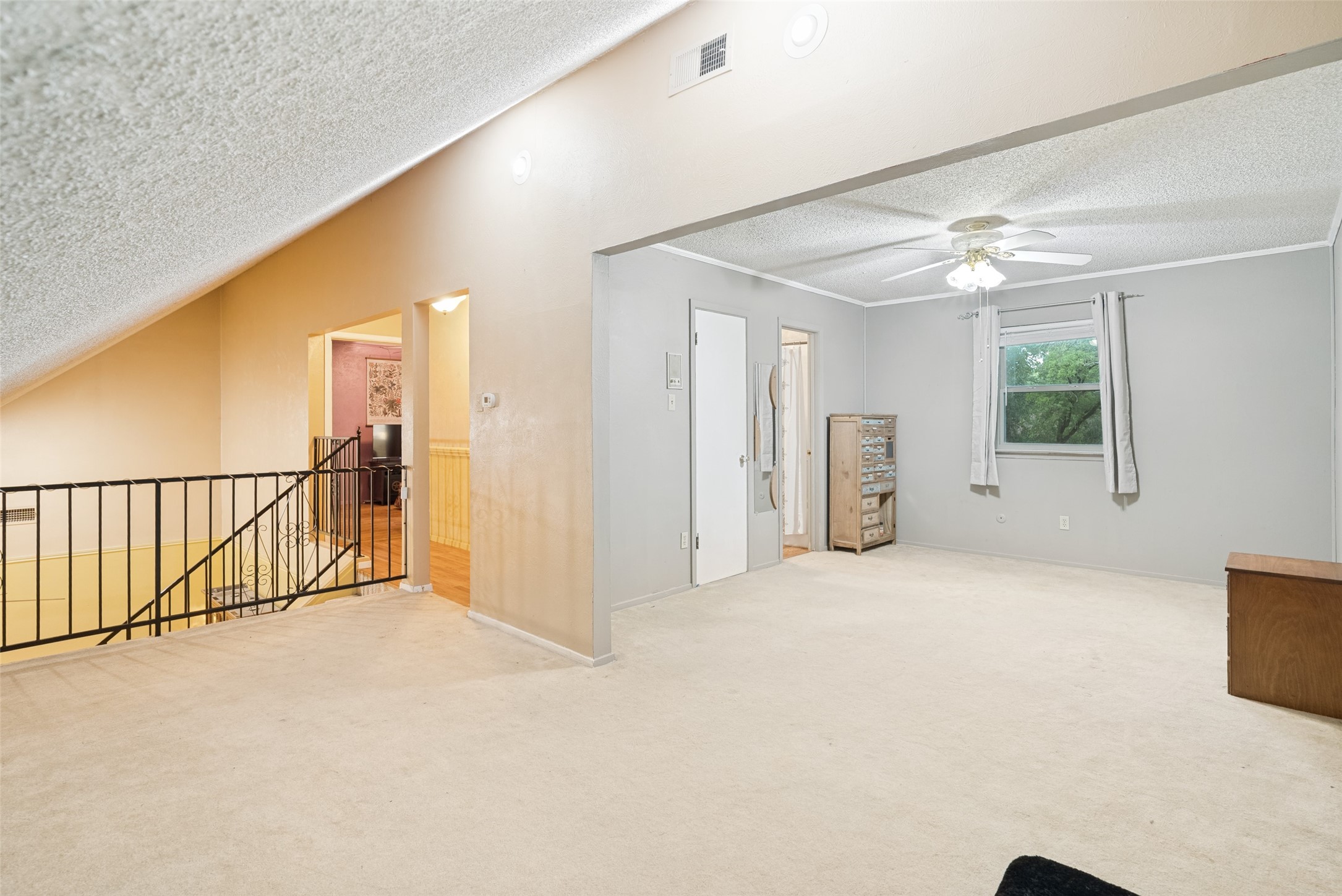 2009 Thousand Oaks Drive, Burleson, TX, 76028