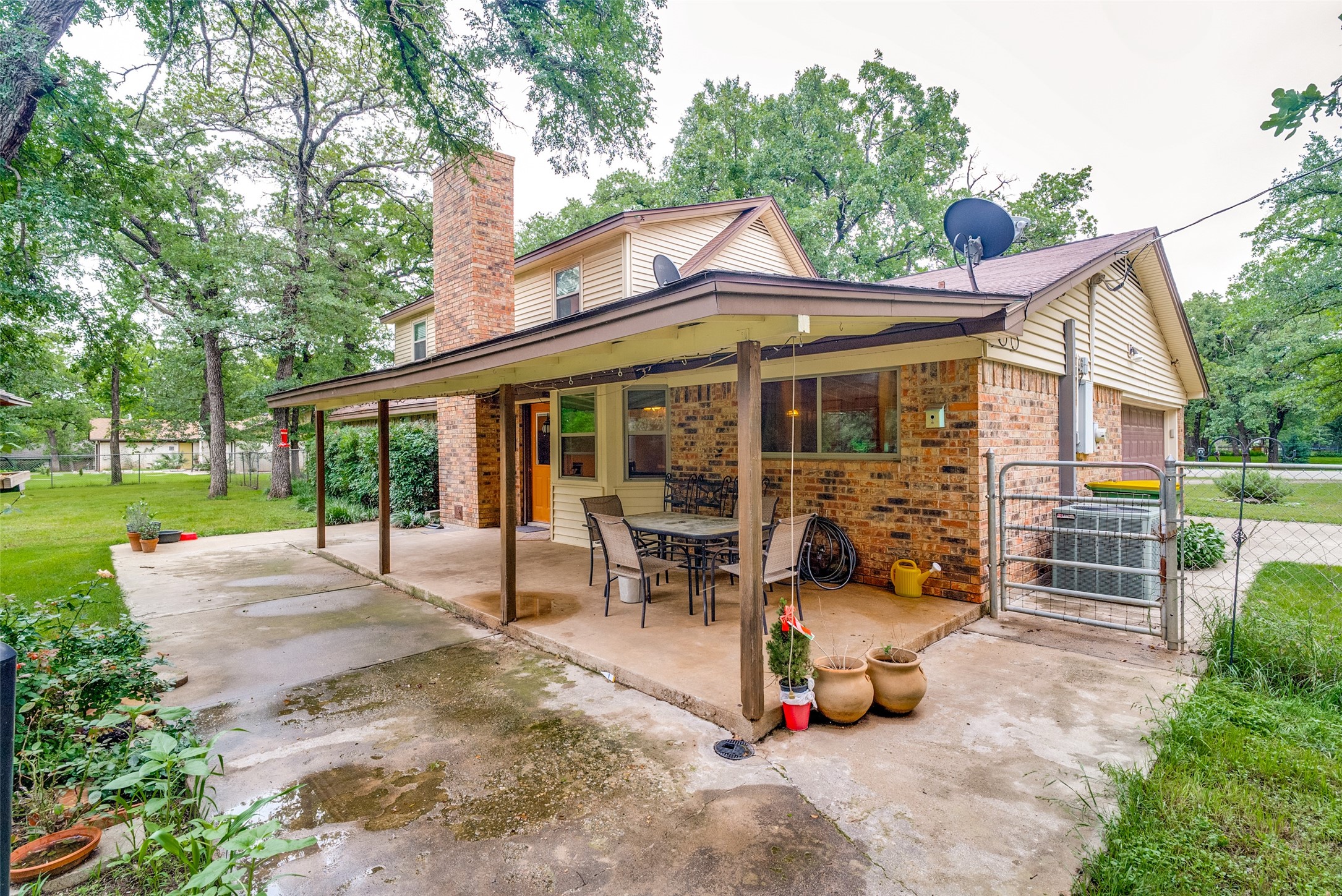 2009 Thousand Oaks Drive, Burleson, TX, 76028