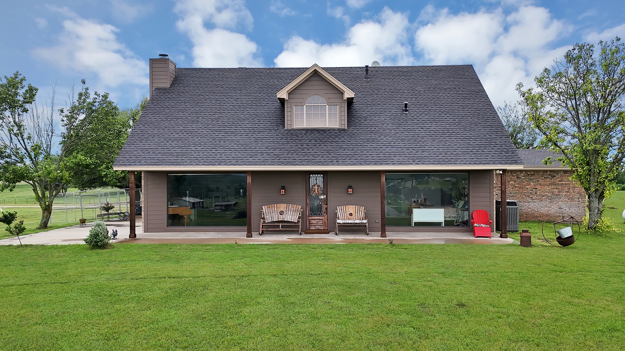 Property photo 01 of 100 Shadle Ridge Court, Poolville, TX 76487 | MLS #21243274