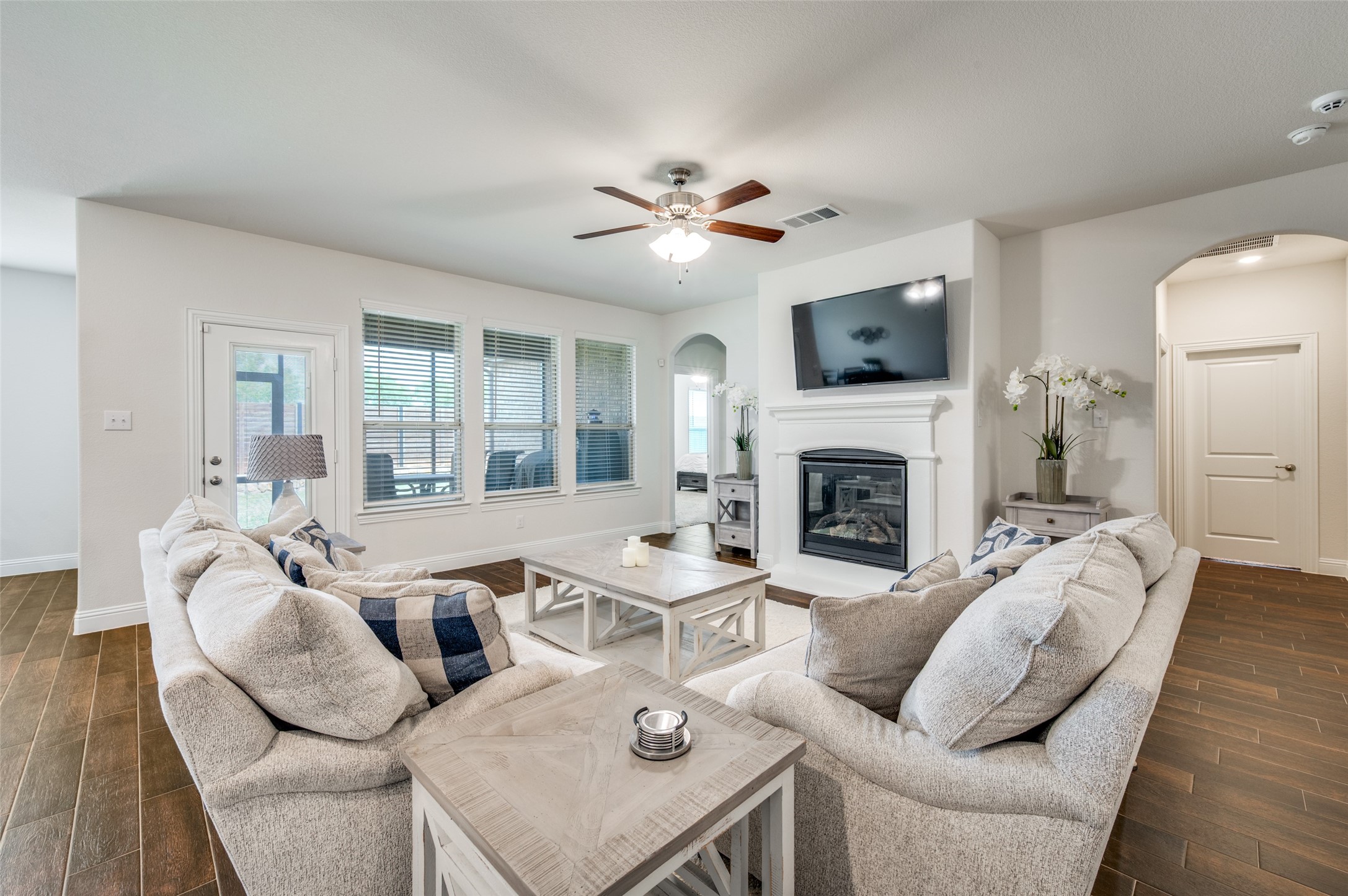 10509 Table Bluff Street, Aubrey, TX, 76227