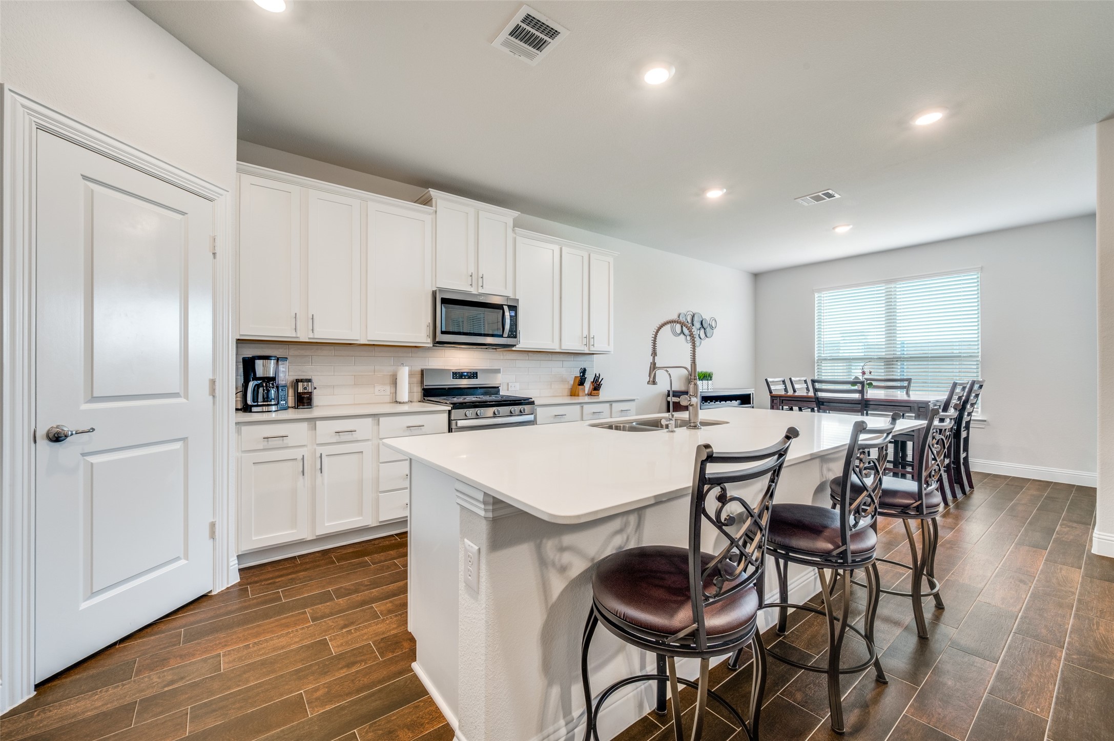 10509 Table Bluff Street, Aubrey, TX, 76227