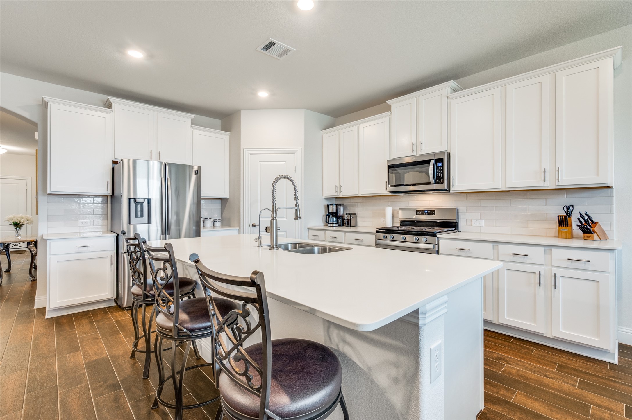 10509 Table Bluff Street, Aubrey, TX, 76227