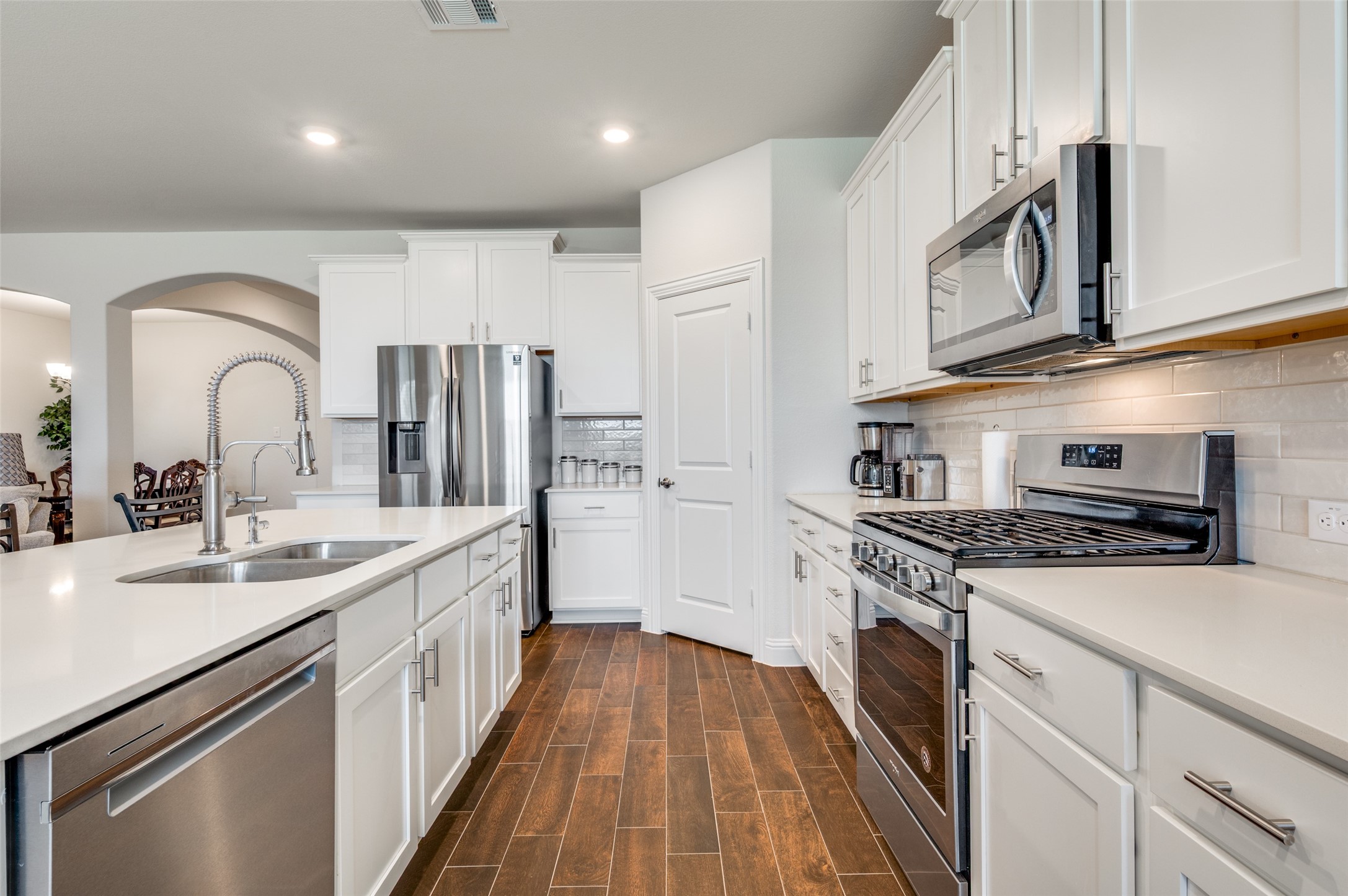10509 Table Bluff Street, Aubrey, TX, 76227
