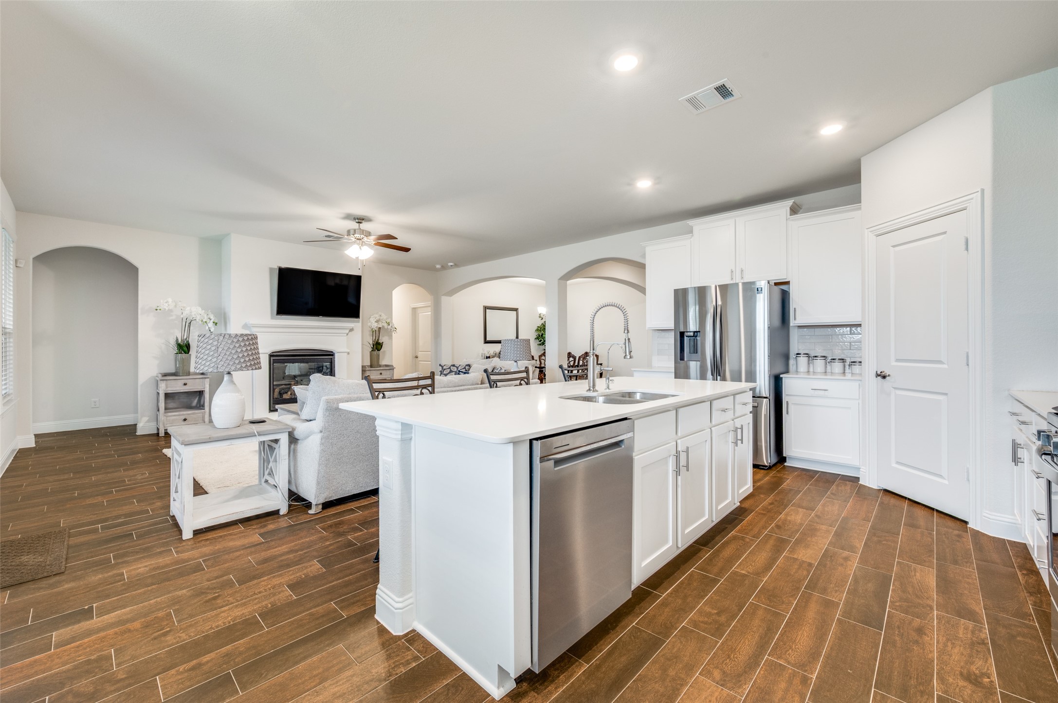 10509 Table Bluff Street, Aubrey, TX, 76227