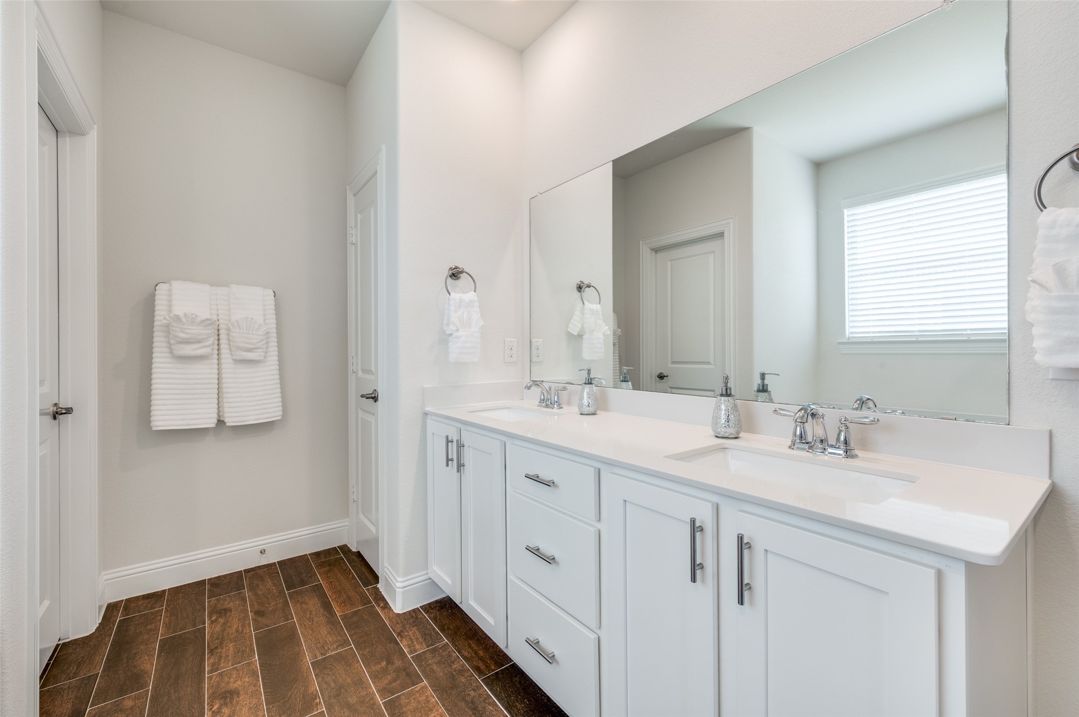 10509 Table Bluff Street, Aubrey, TX, 76227