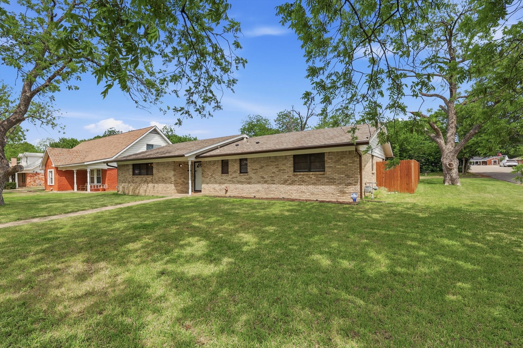 713 Waggoner Drive, Arlington, TX, 76013