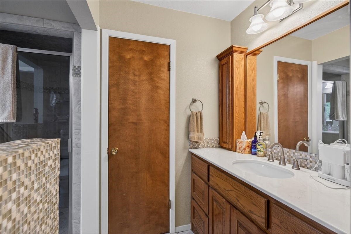 1808 E Cedar Elm Drive, Arlington, TX, 76012