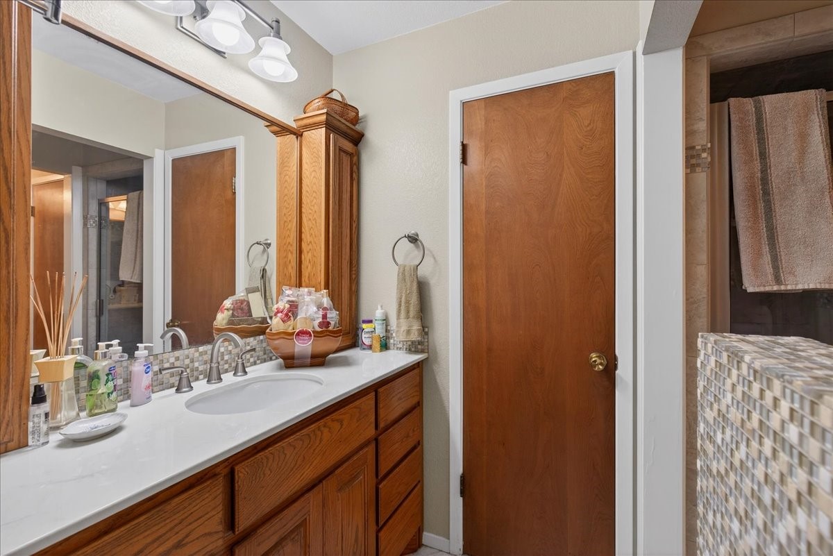 1808 E Cedar Elm Drive, Arlington, TX, 76012