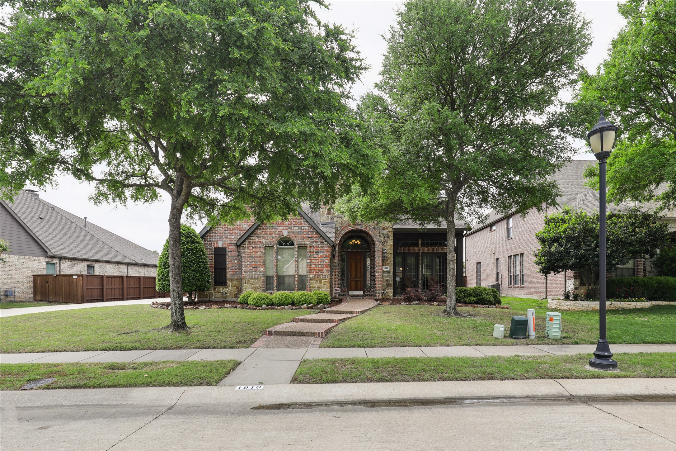 Property photo 01 of 1916 Baltimore Drive, Allen, TX 75002 | MLS #21244034