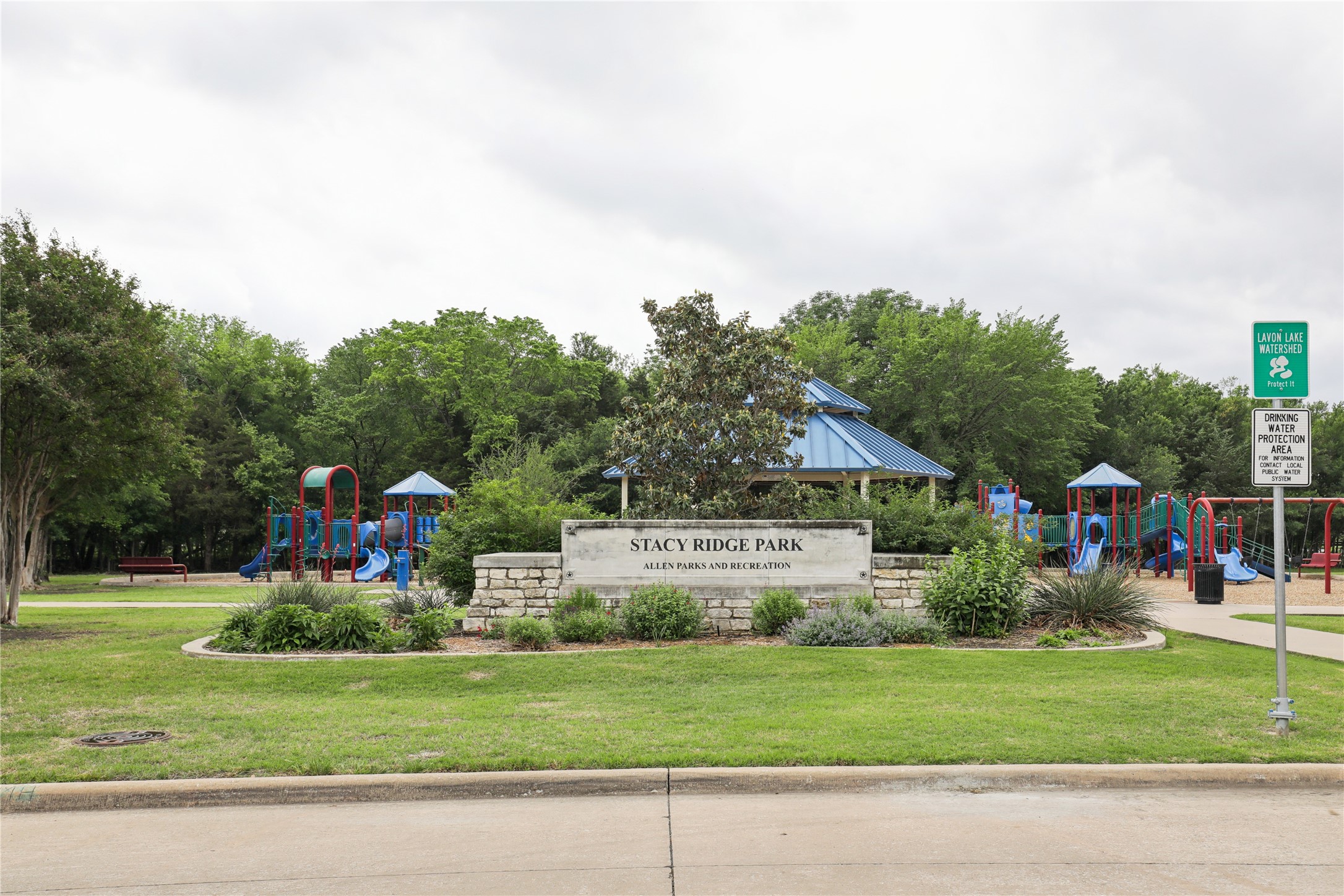 Property photo 03 of 1916 Baltimore Drive, Allen, TX 75002 | MLS #21244034
