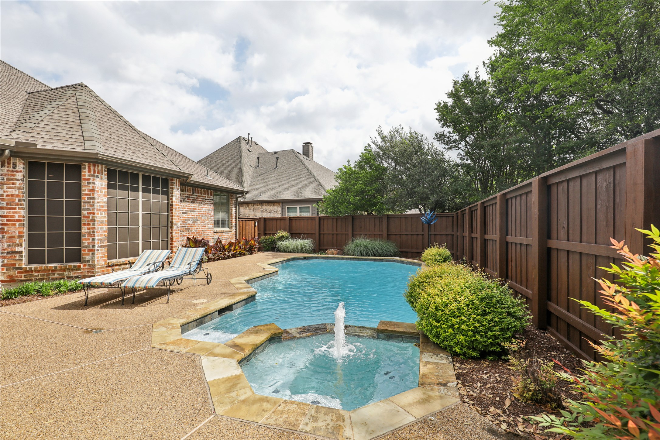 Property photo 04 of 1916 Baltimore Drive, Allen, TX 75002 | MLS #21244034