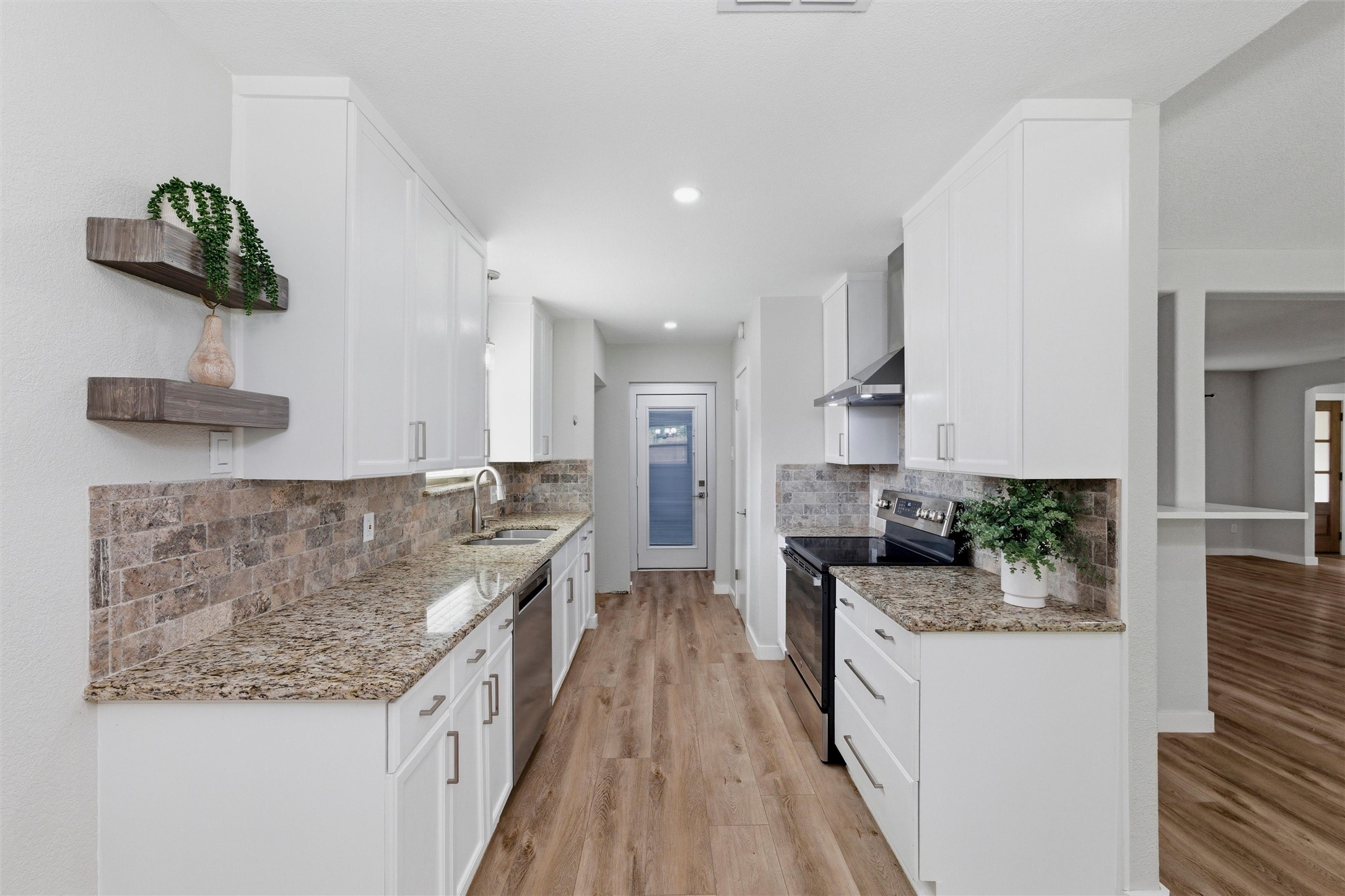 1417 Linwood Lane, Edgecliff Village, TX, 76134