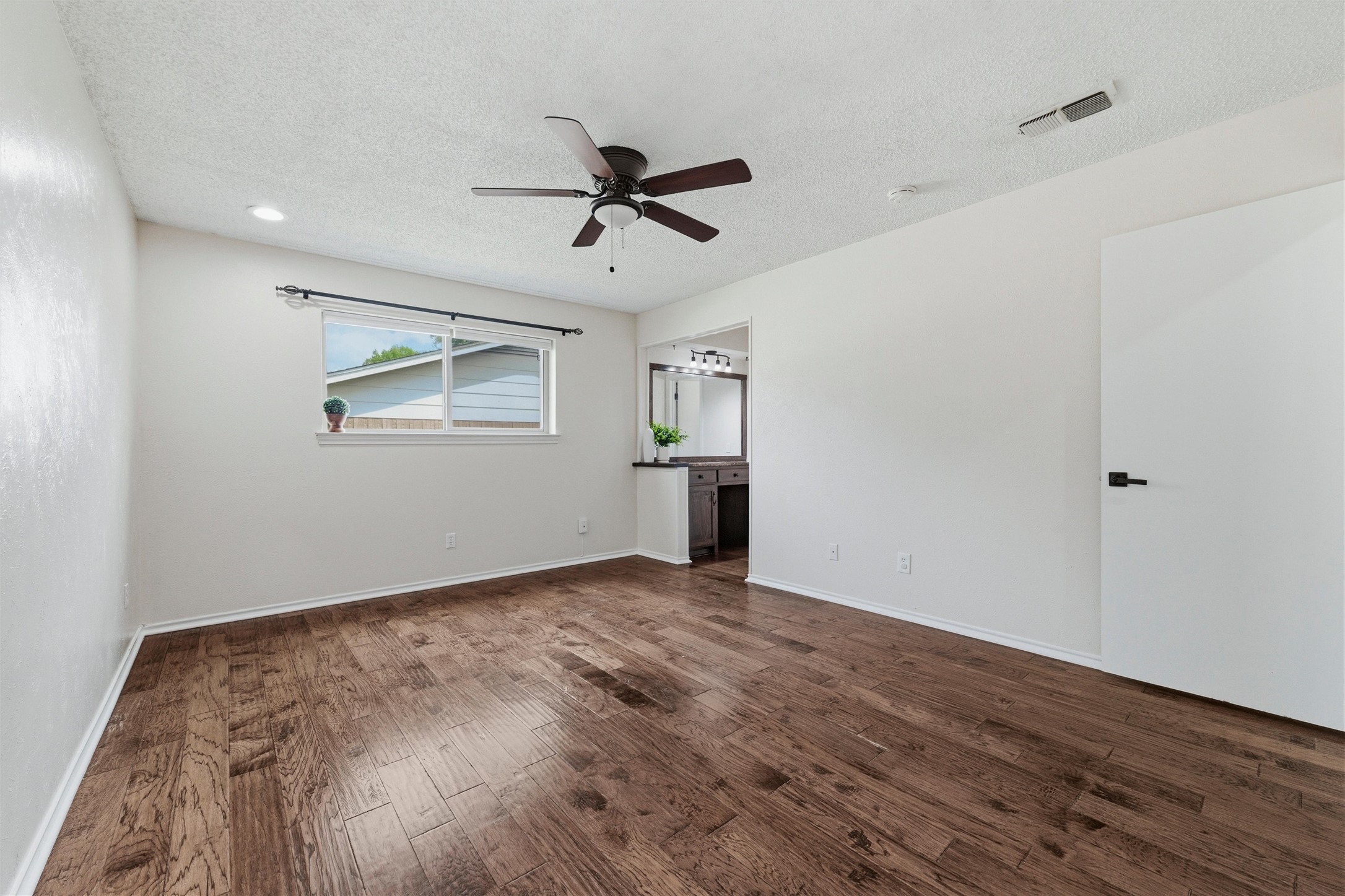 1417 Linwood Lane, Edgecliff Village, TX, 76134