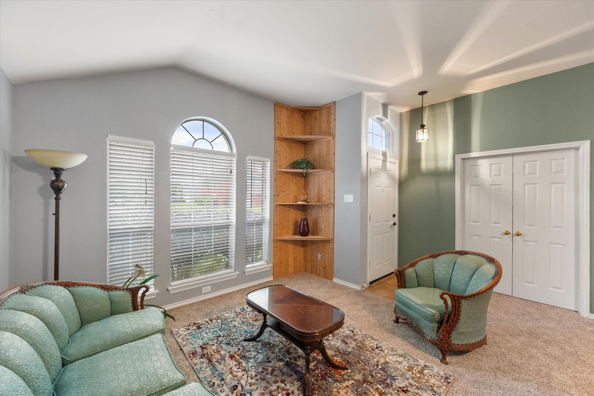 202 Creek Point Lane, Arlington, TX, 76002