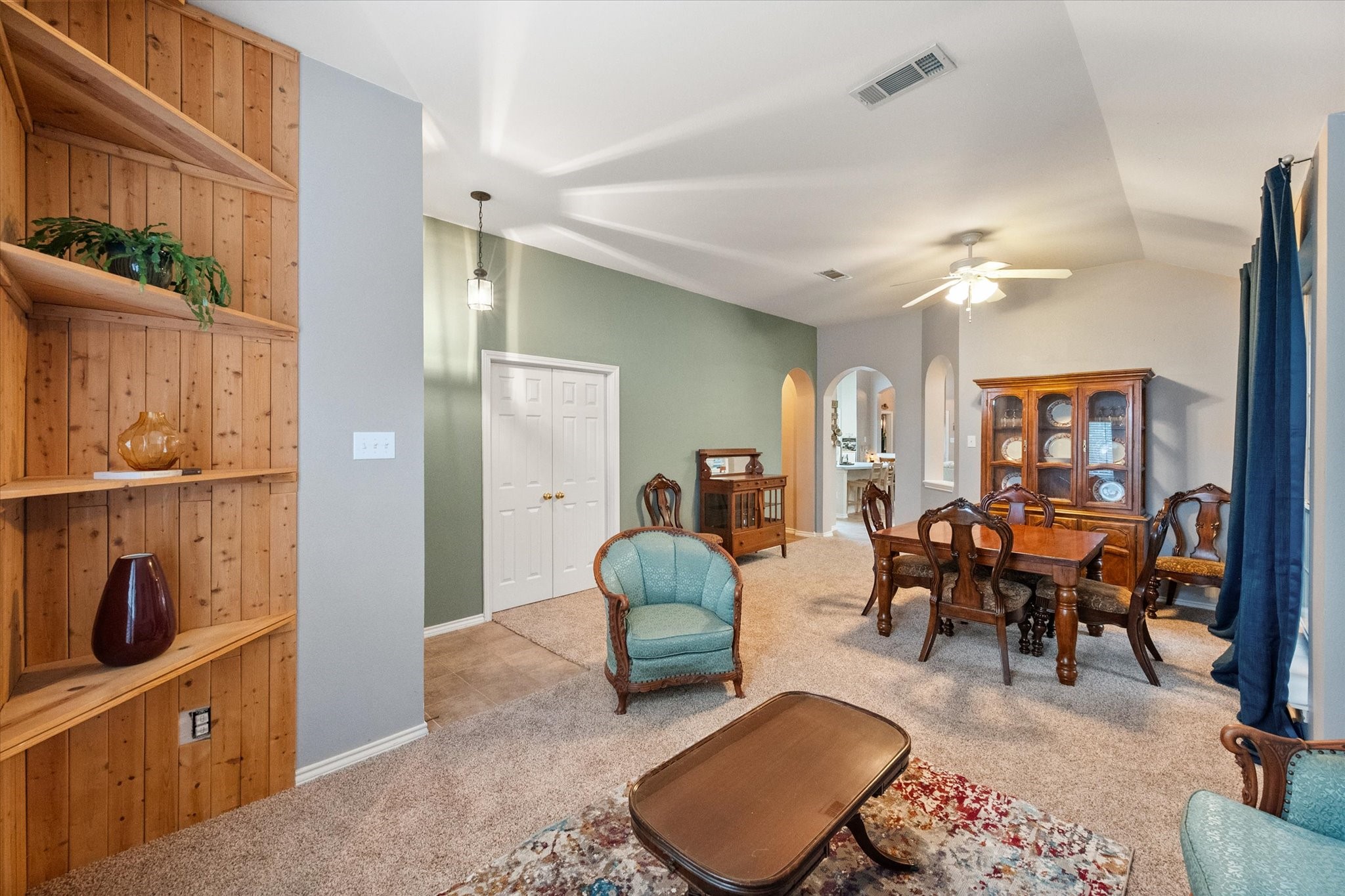 202 Creek Point Lane, Arlington, TX, 76002