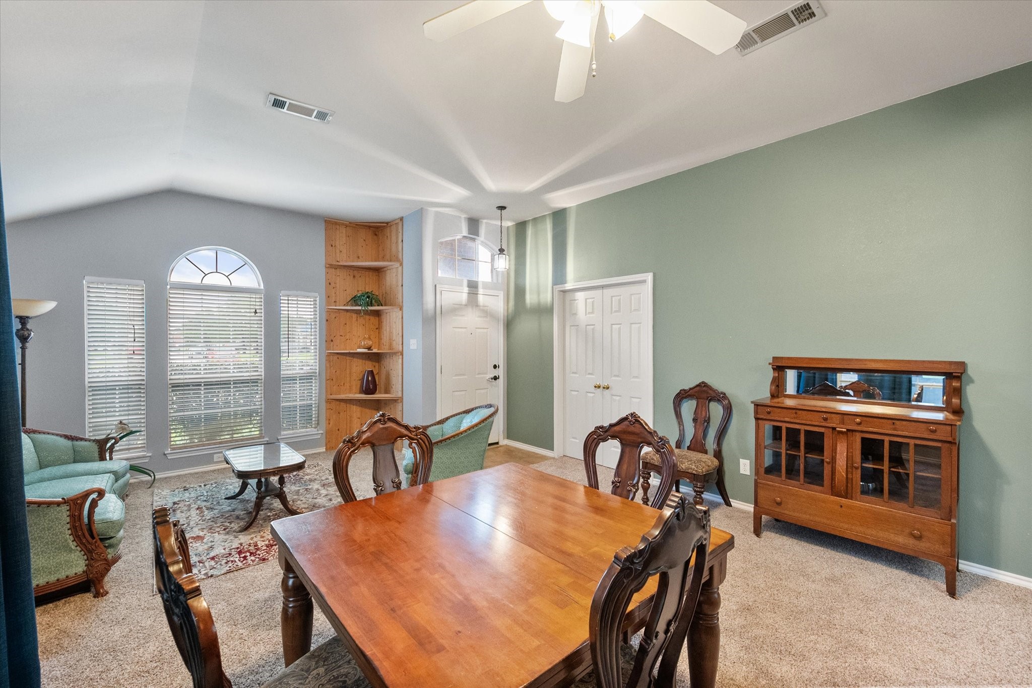 202 Creek Point Lane, Arlington, TX, 76002