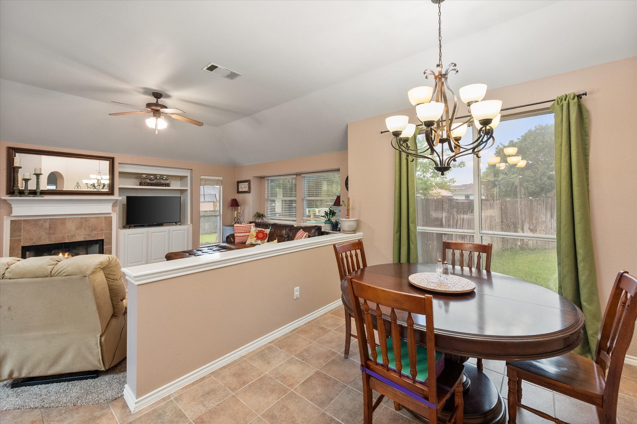 202 Creek Point Lane, Arlington, TX, 76002