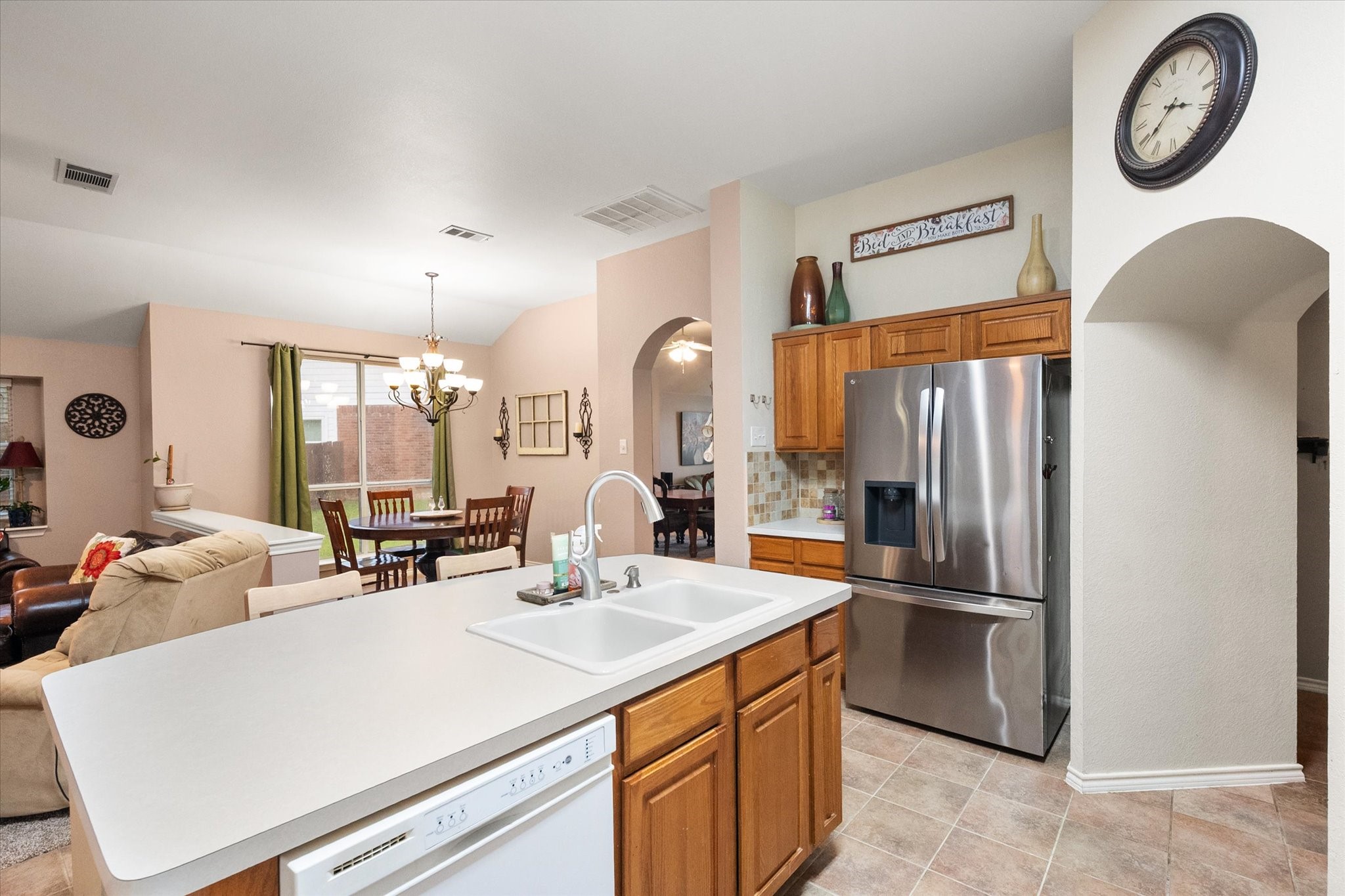202 Creek Point Lane, Arlington, TX, 76002