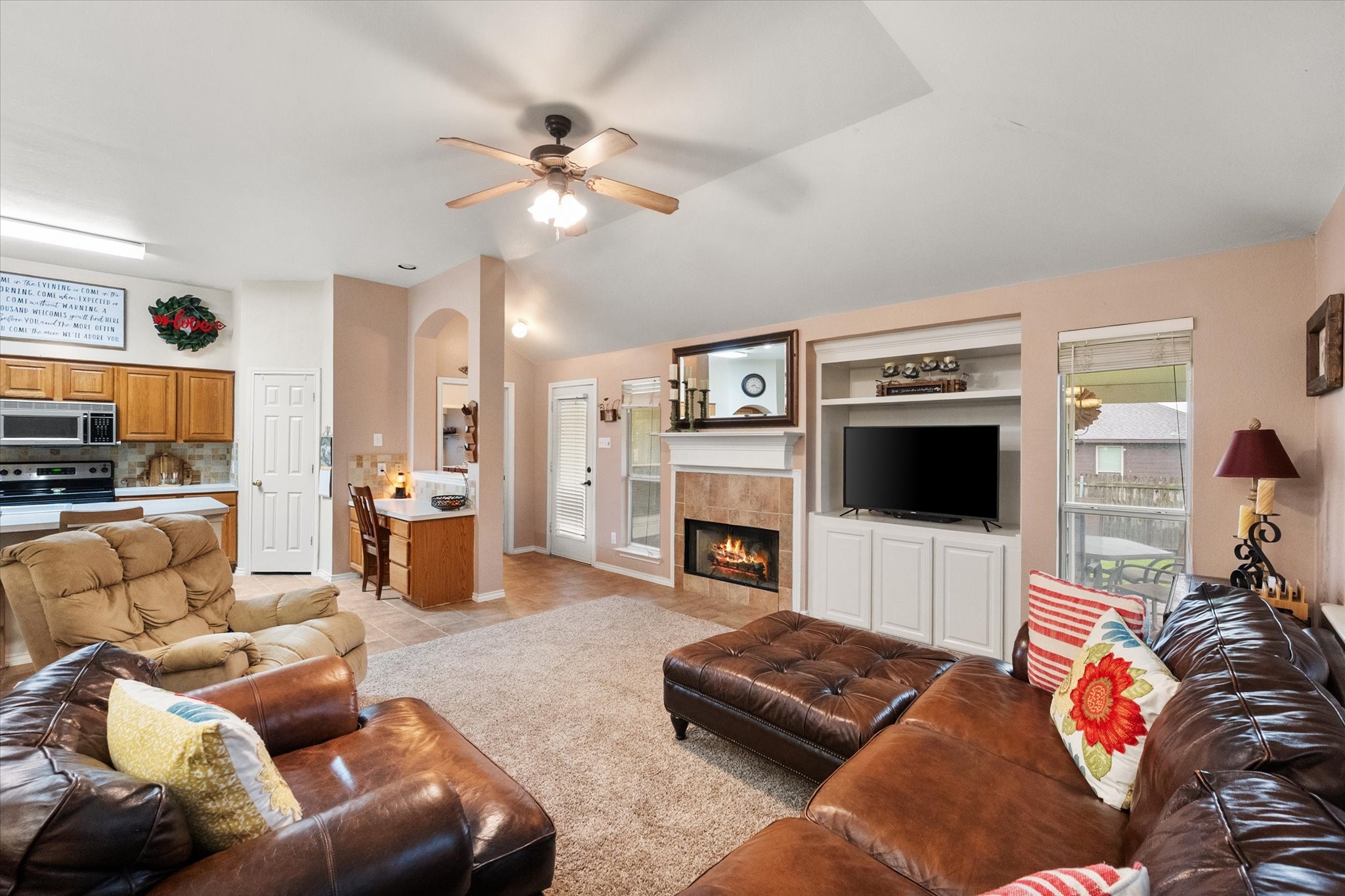202 Creek Point Lane, Arlington, TX, 76002