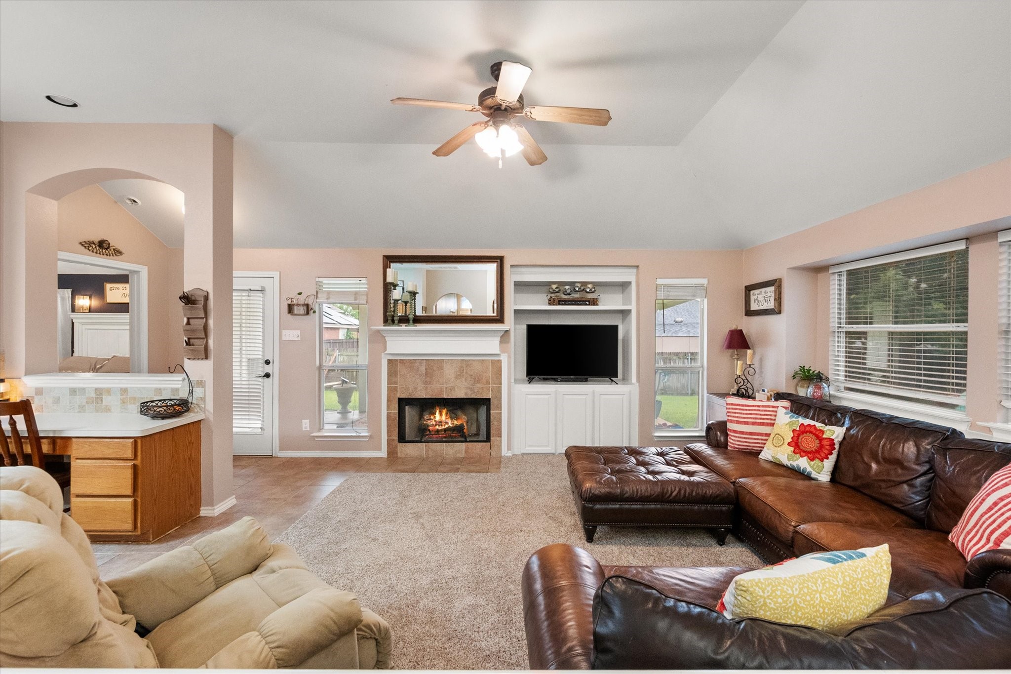 202 Creek Point Lane, Arlington, TX, 76002