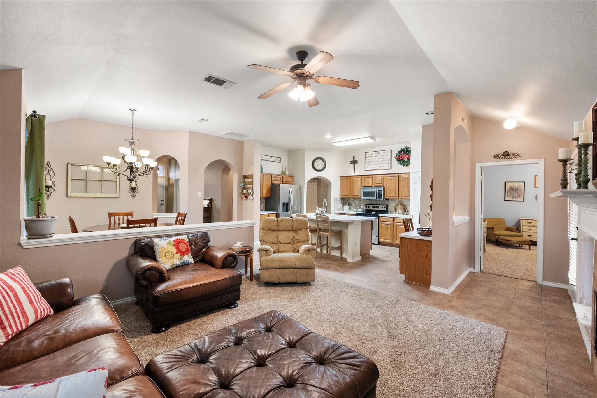 202 Creek Point Lane, Arlington, TX, 76002