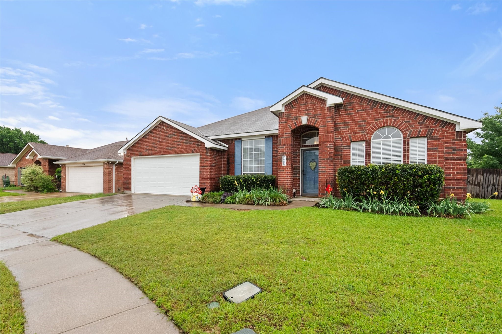 202 Creek Point Lane, Arlington, TX, 76002