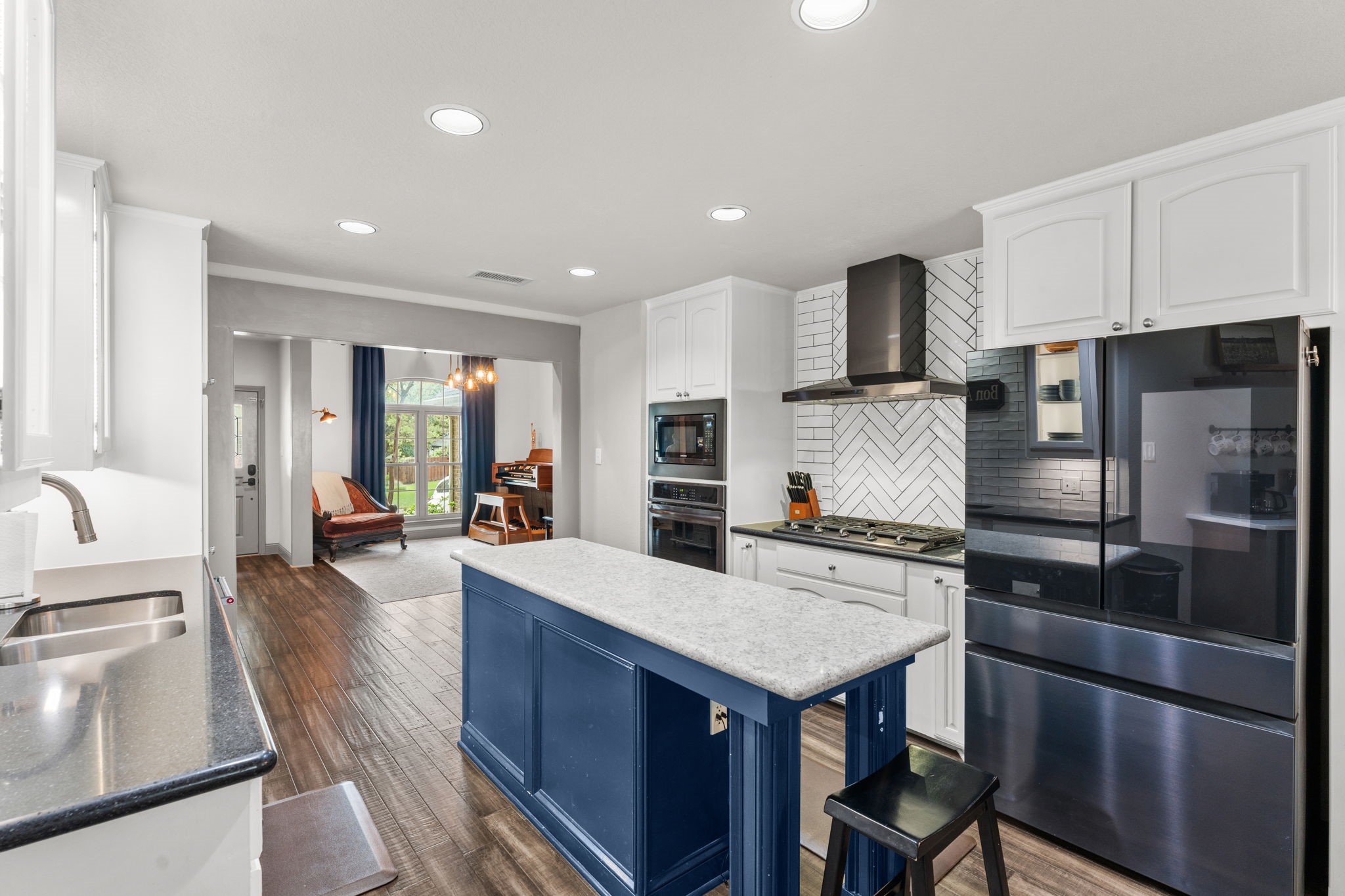 404 Arbor Lawn Drive, Burleson, TX, 76028
