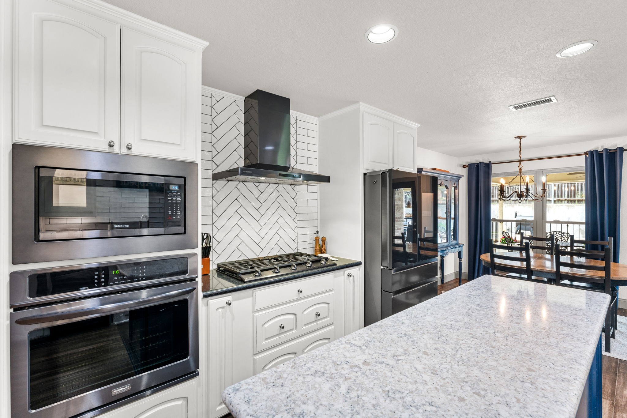 404 Arbor Lawn Drive, Burleson, TX, 76028