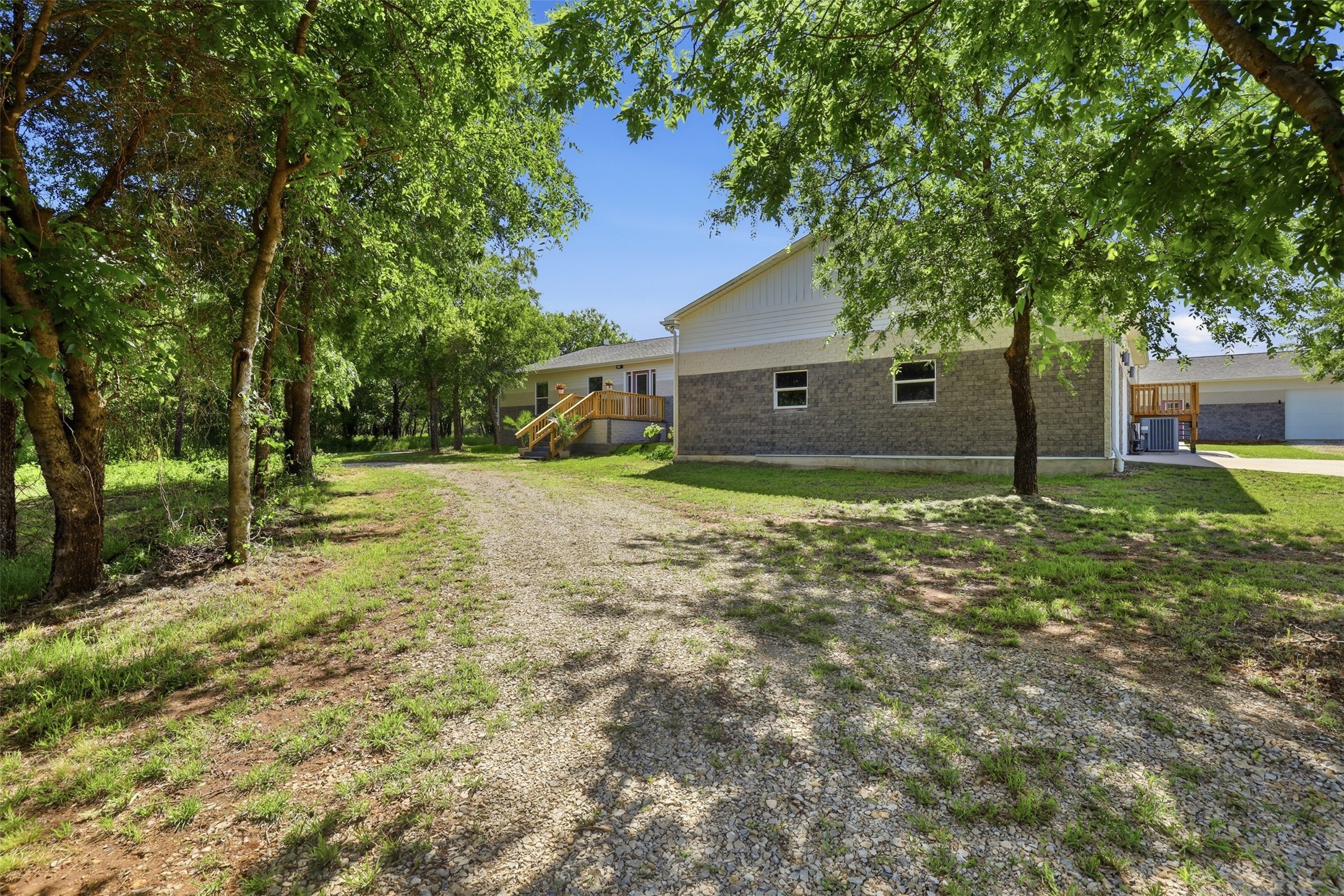 211 E Bay Drive, Bridgeport, TX, 76426