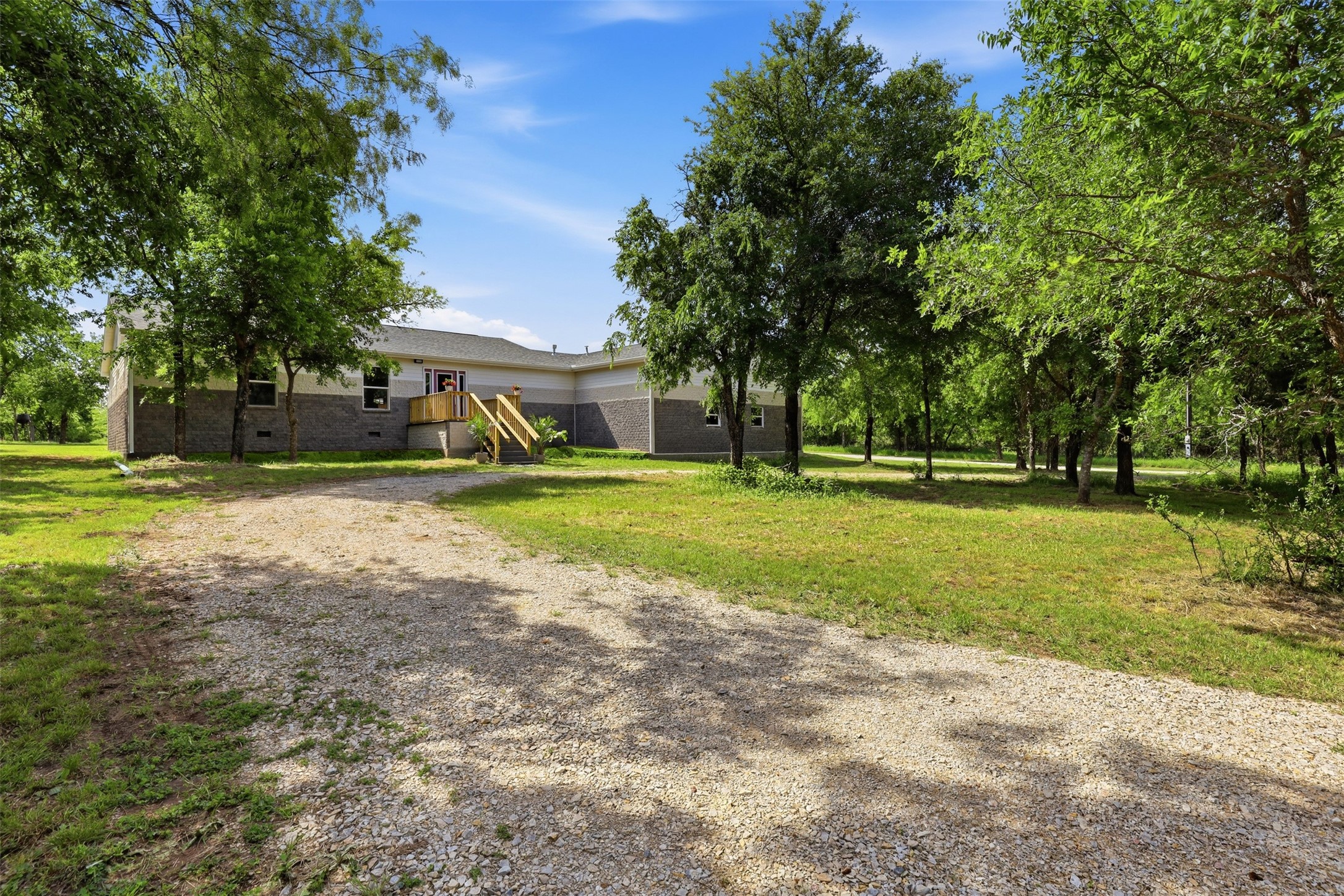 211 E Bay Drive, Bridgeport, TX, 76426