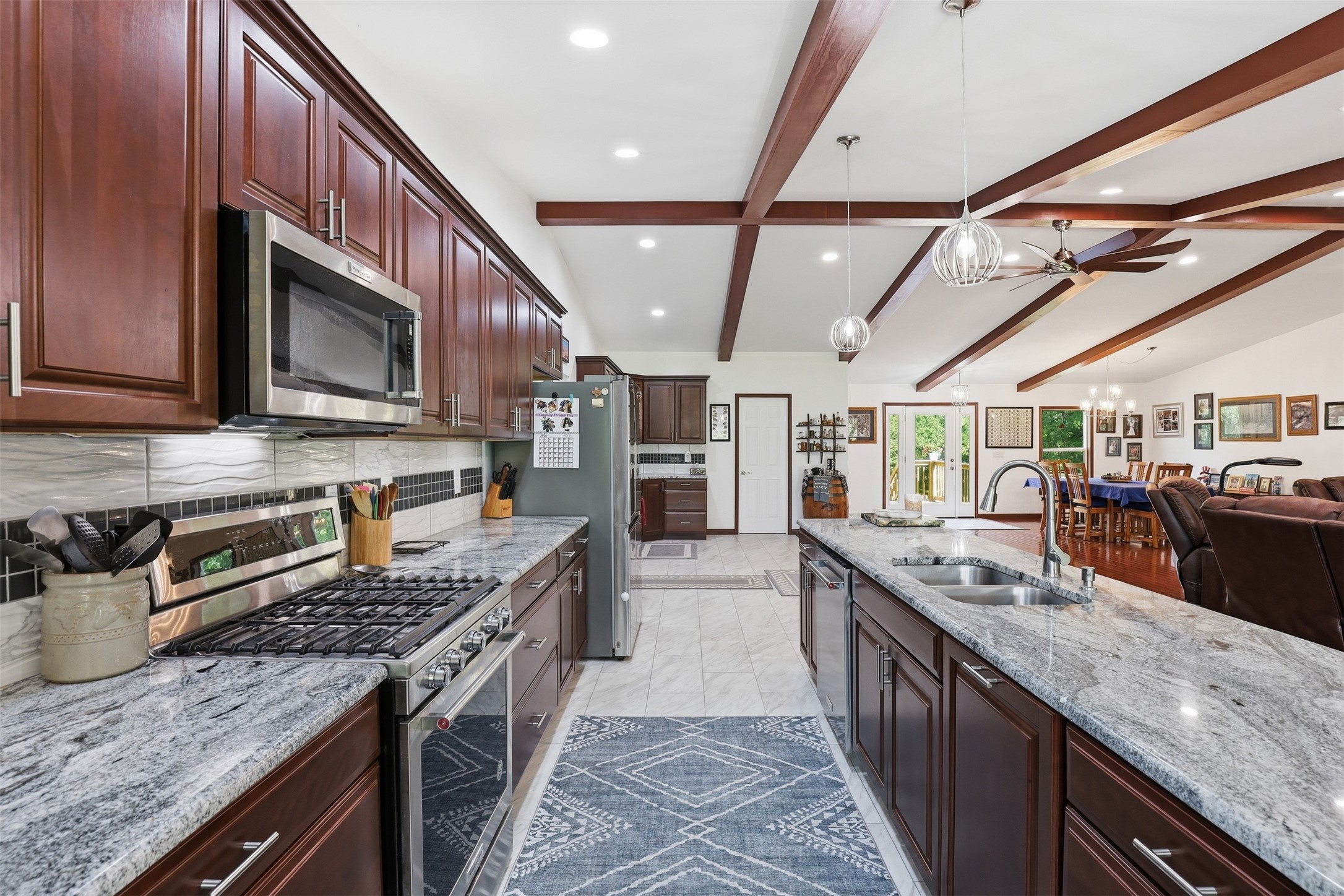 211 E Bay Drive, Bridgeport, TX, 76426
