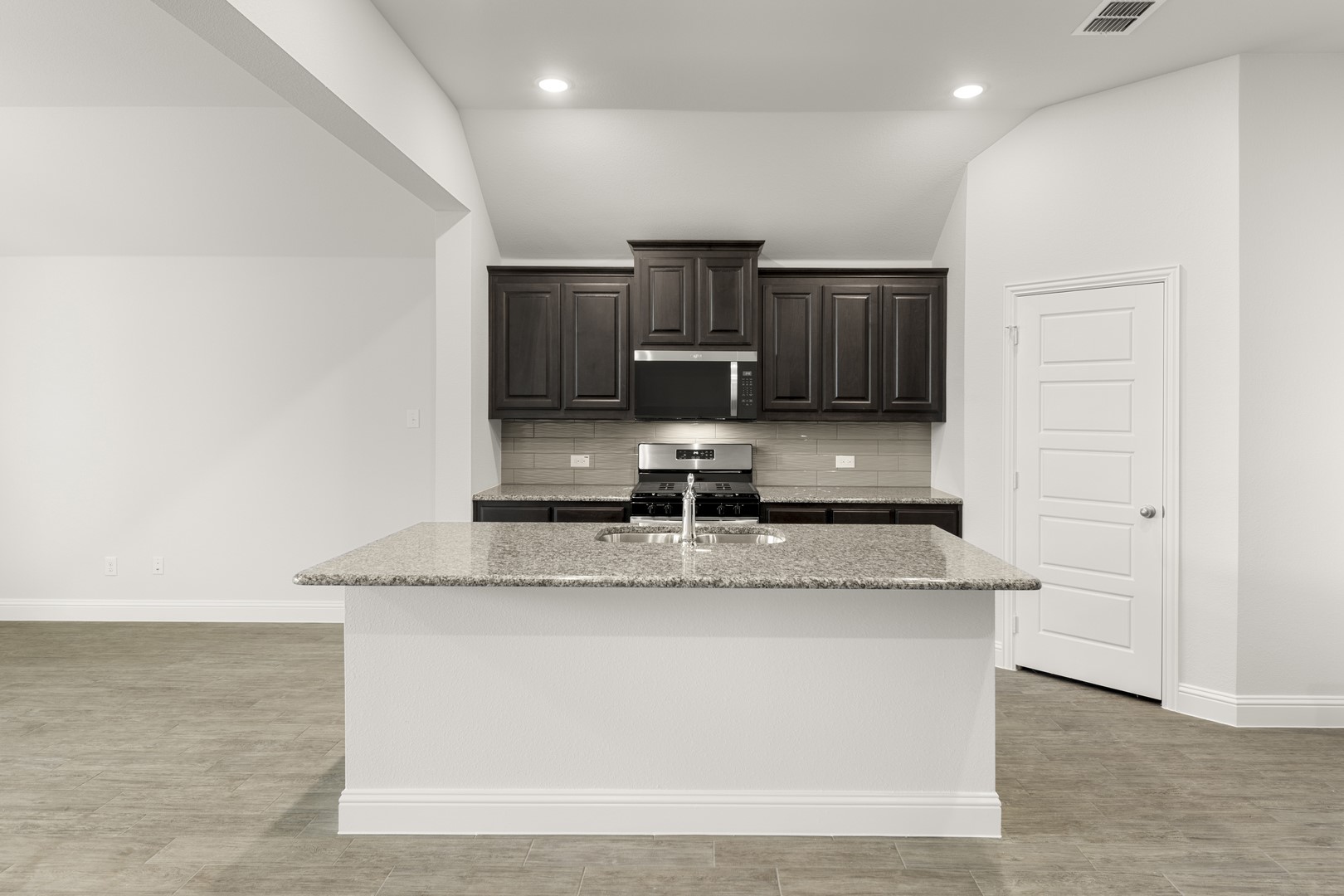 108 Whistling Duck Drive, Balch Springs, TX, 75181