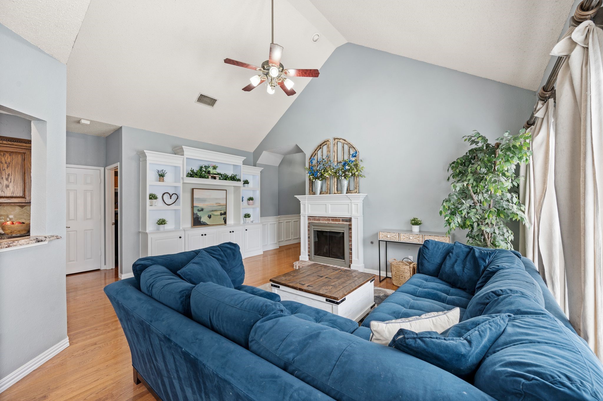 Property photo 03 of 7900 Mustang Court Fort, Worth, TX 76137 | MLS #21245228