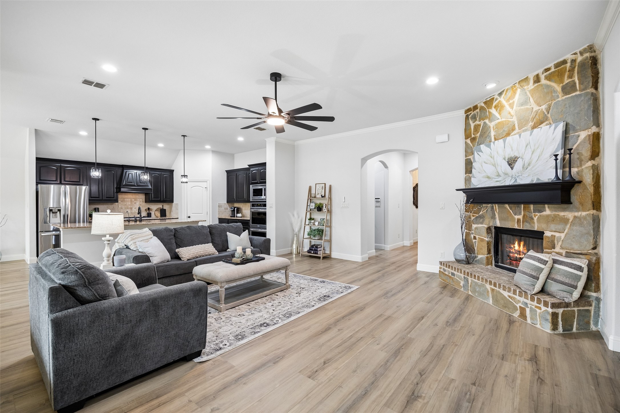 217 Hawks Ridge Trail, Burleson, TX, 76028